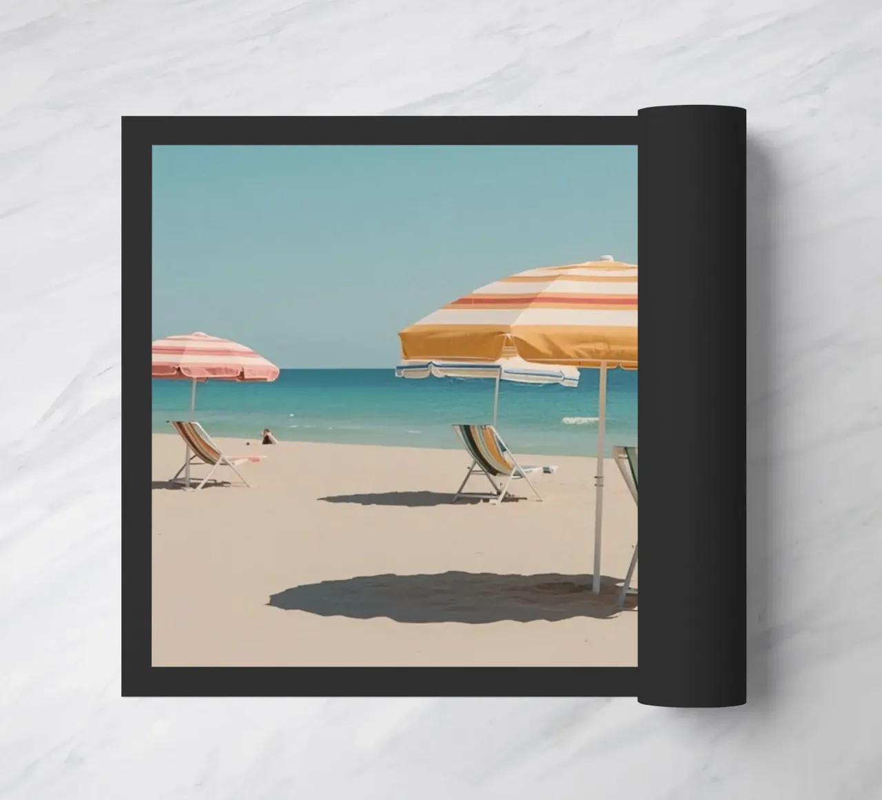 Spiaggia con ombrelloni e sedie a strisce zerbino da DesignDoodle