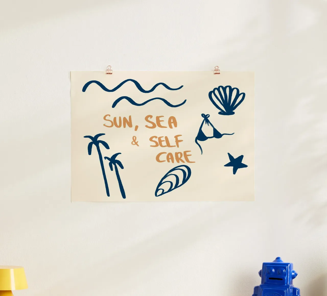 Sonne, Meer & Selbstfürsorge, Strand Kunstdruck Poster mit Kunststoffrahmen von dawnthesea