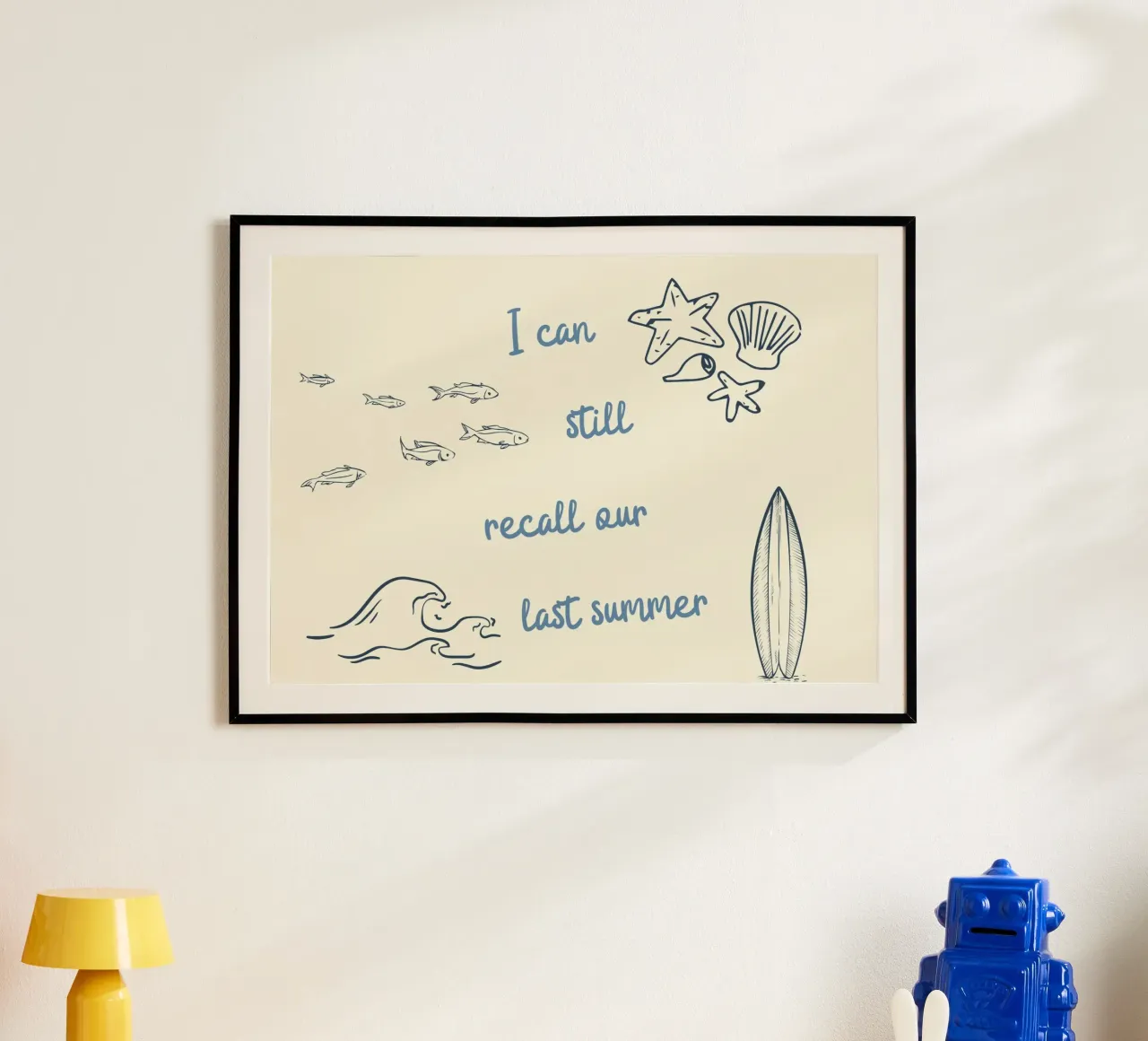 Letzter Sommer, Nostalgische Strandkunst, Memories Print Poster mit Kunststoffrahmen von dawnthesea