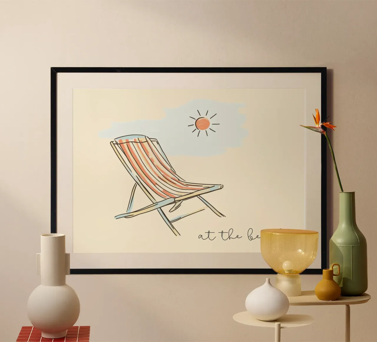 In spiaggia, stampa minimalista di una sedia a sdraio poster con telaio in alluminio da dawnthesea