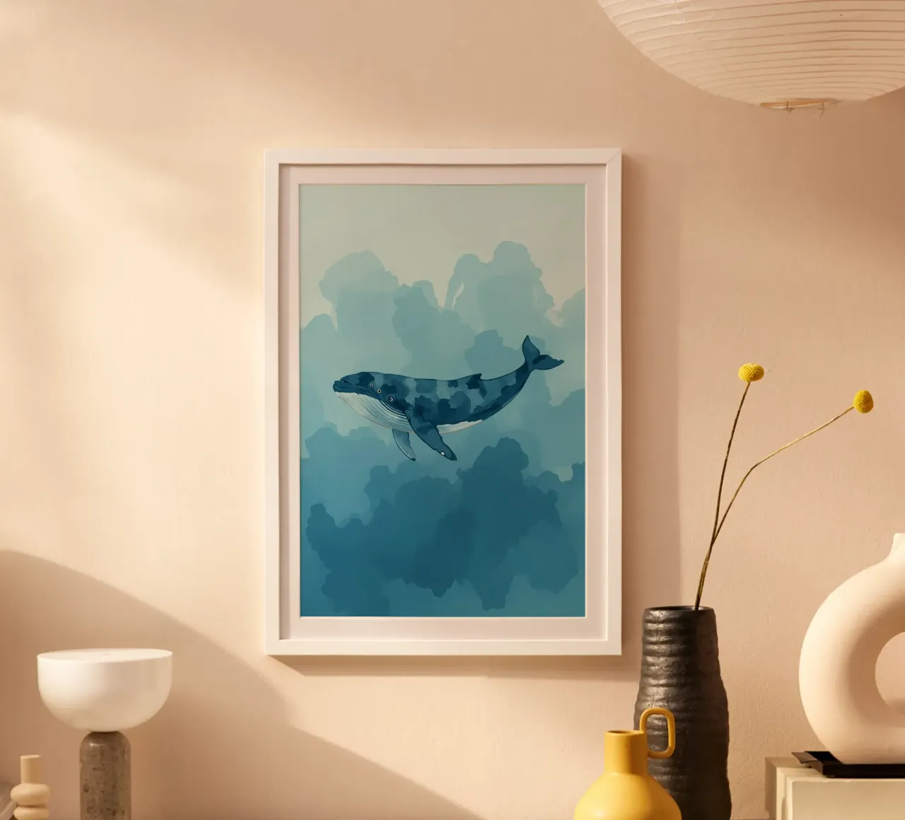 Blauer Wal Illustration auf blauem strukturierten Hintergrund Poster von DesignDoodle