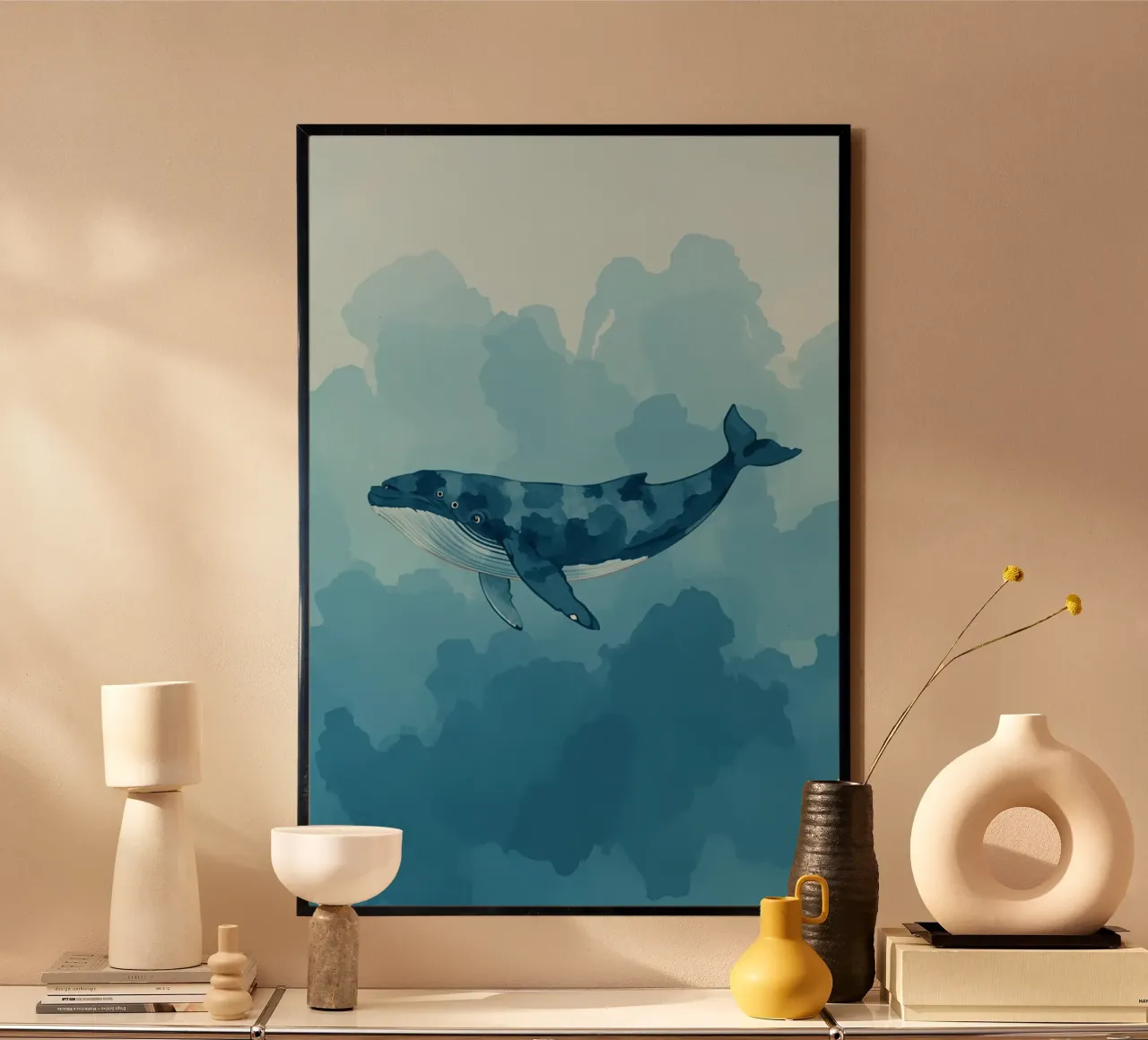 Blauer Wal Illustration auf blauem strukturierten Hintergrund Poster von DesignDoodle