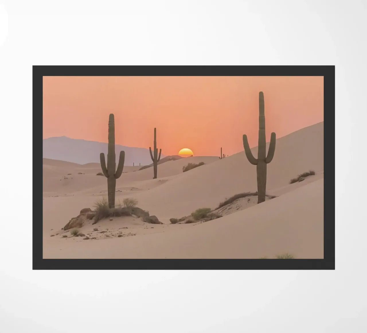 Paesaggio desertico con dune di cactus Saguaro e tramonto zerbino da DesignDoodle