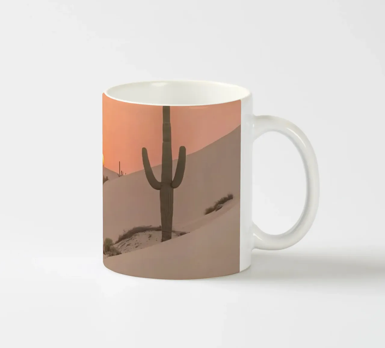 Paesaggio desertico con dune di cactus Saguaro e tramonto tazza in ceramica da DesignDoodle