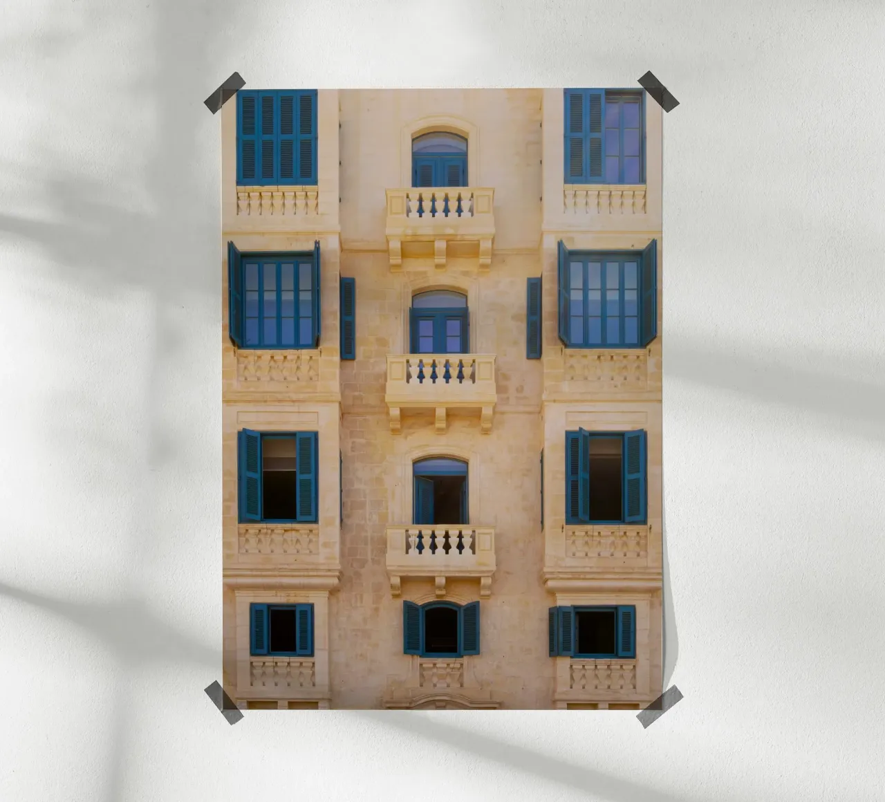 tradition building poster con telaio in legno da lily