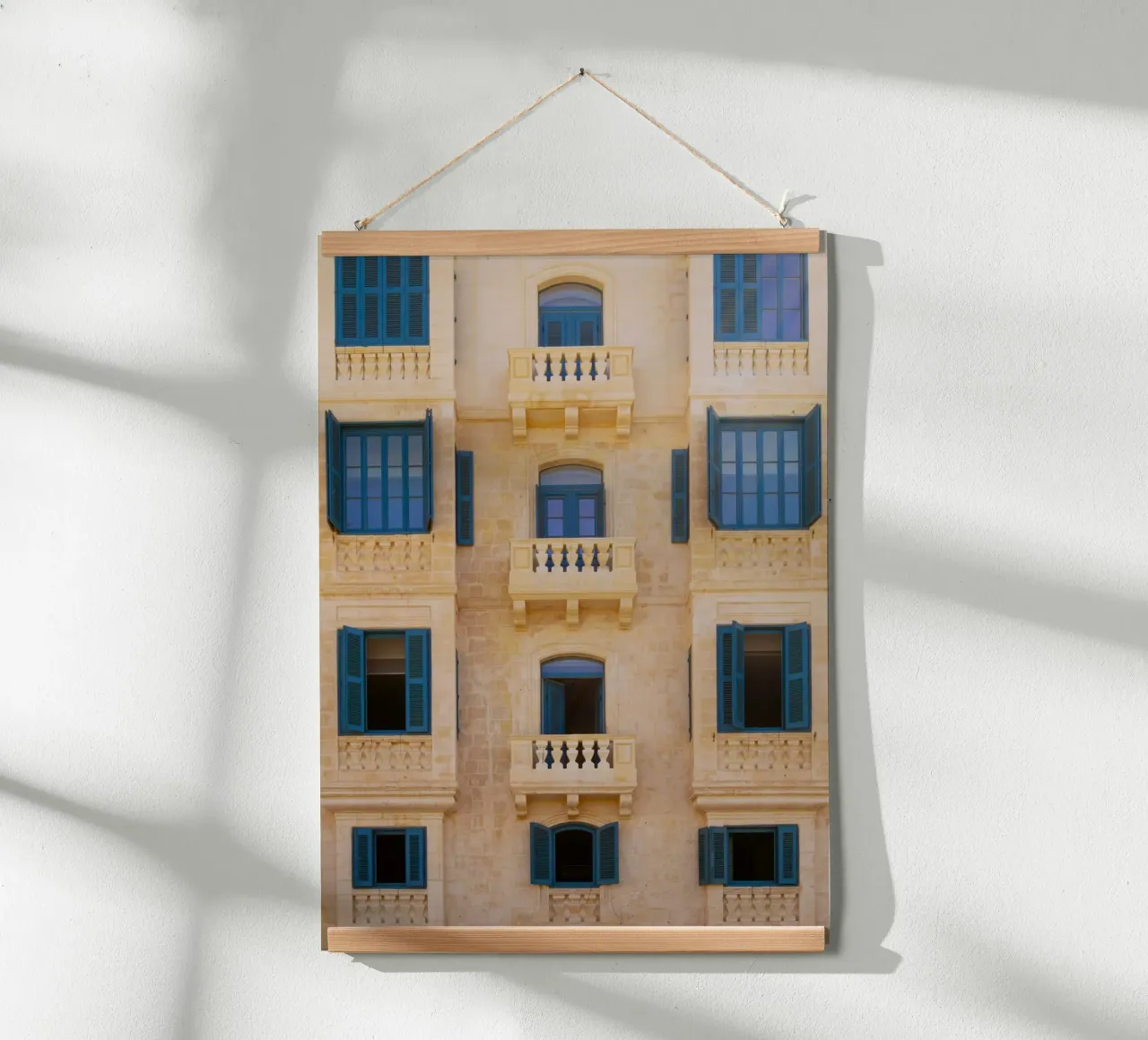 tradition building poster con telaio in legno da lily
