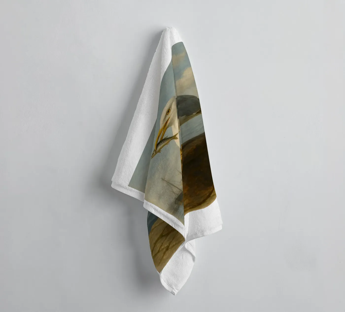 Möwe mit Sprotte badhanddoek van Fies&Fein