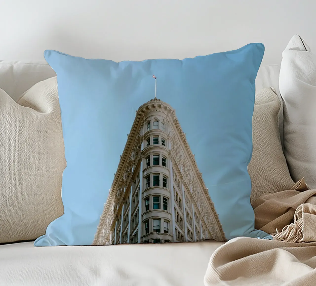the triangle building cuscino da carsa