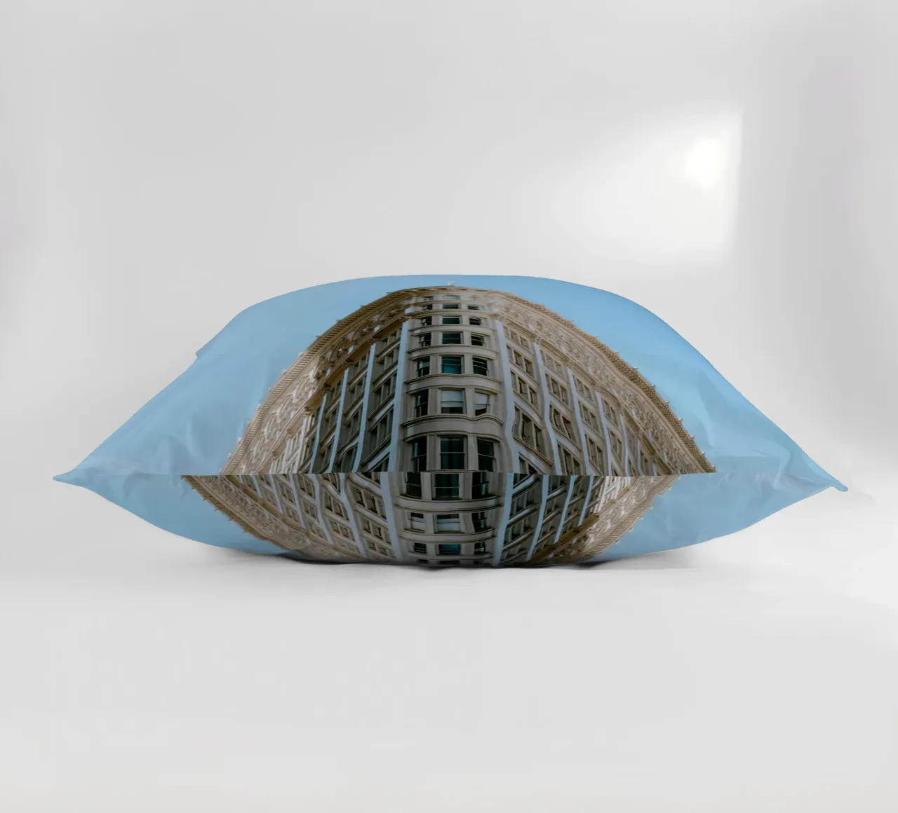 the triangle building cuscino da carsa