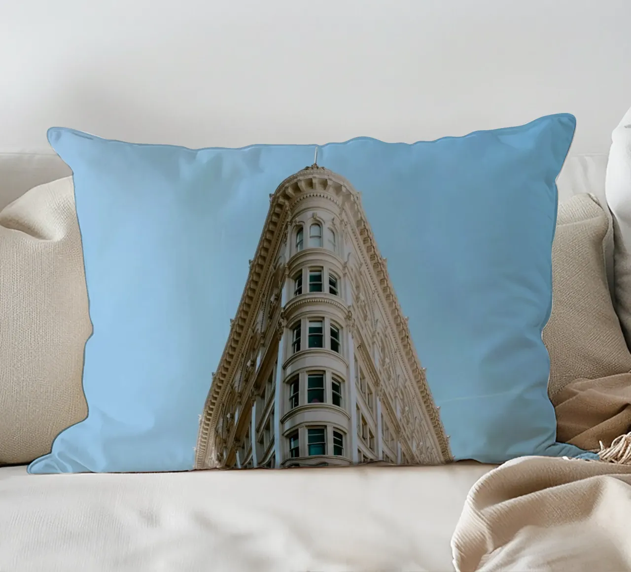 the triangle building cuscino da carsa
