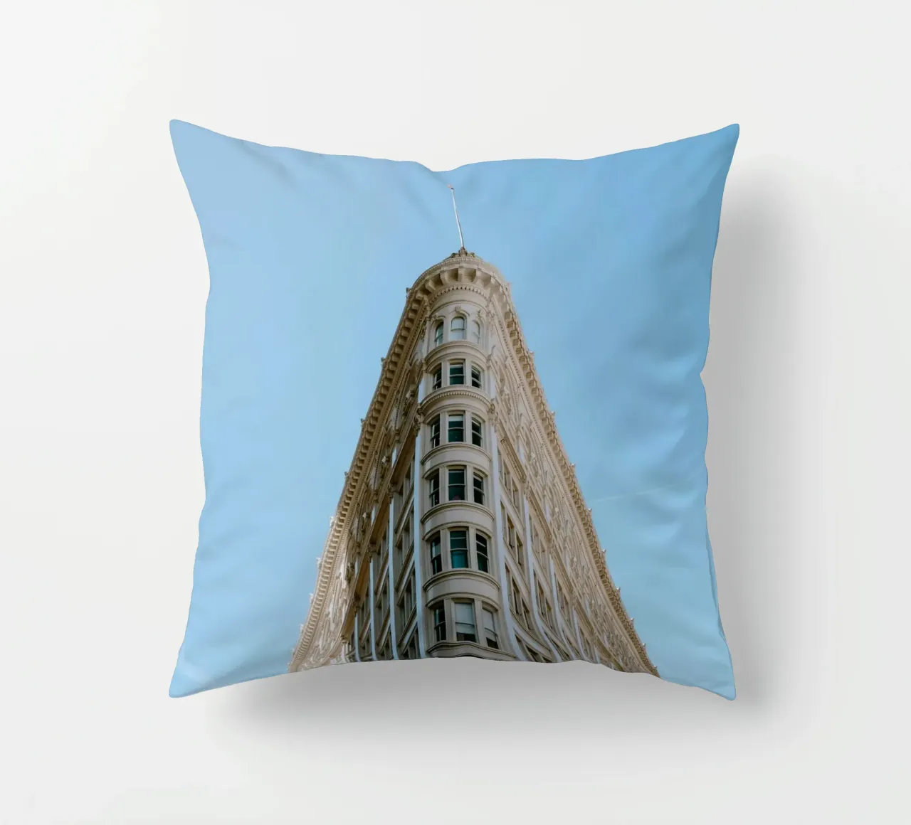 the triangle building cuscino da carsa
