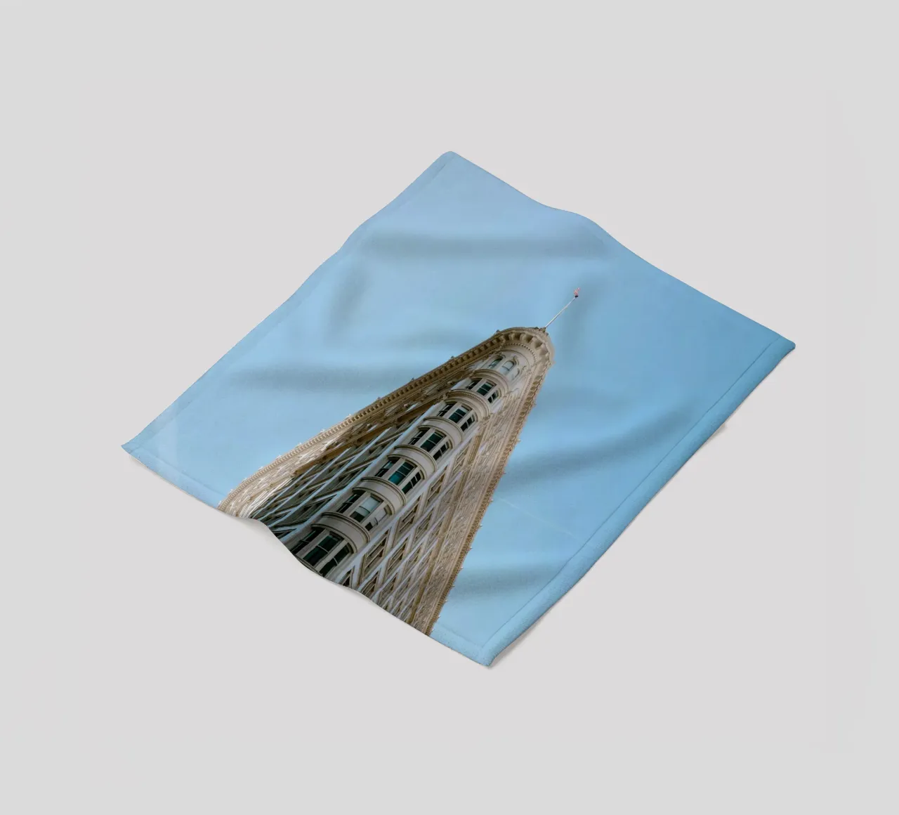 the triangle building coperta in pile da carsa