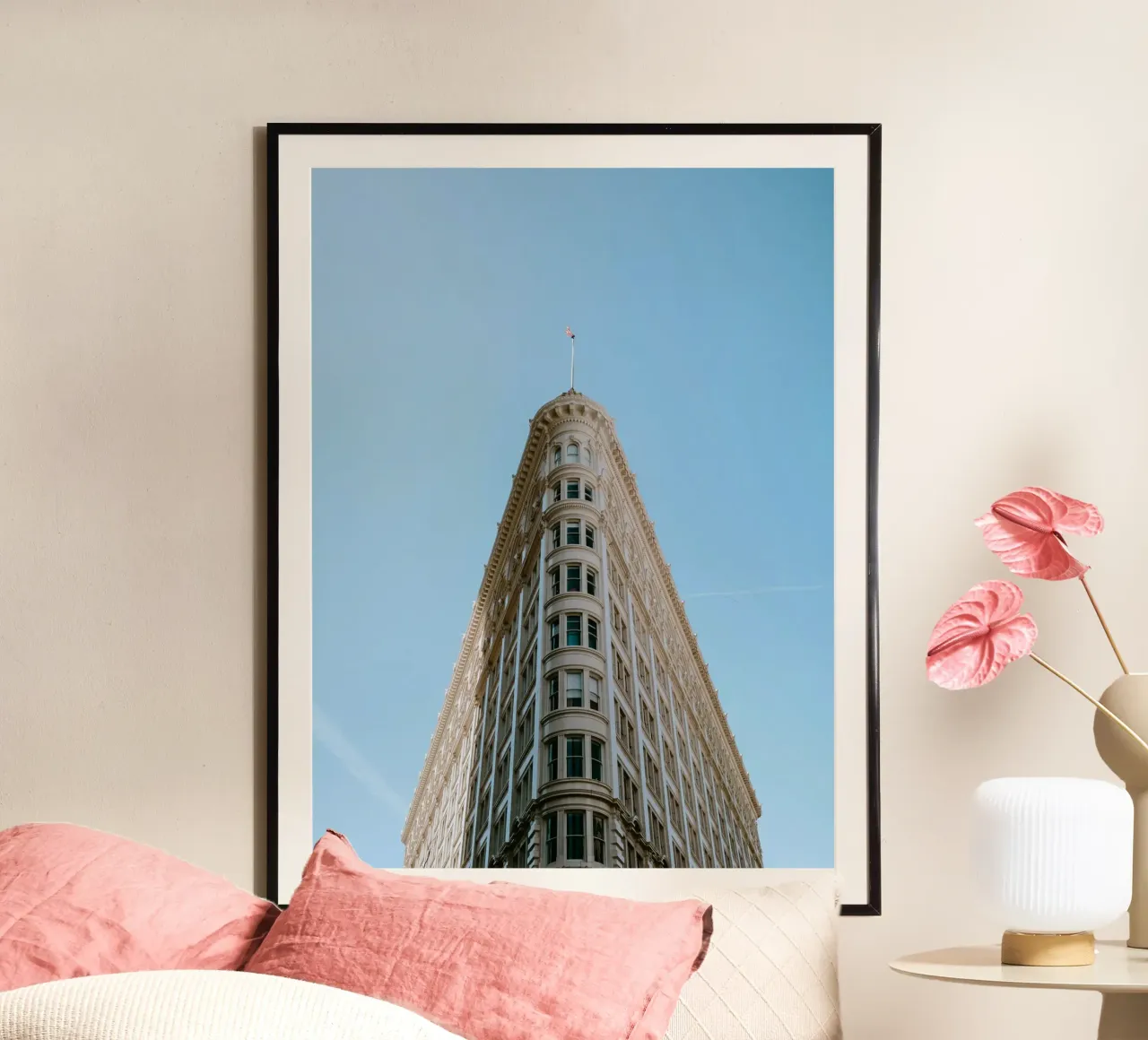 the triangle building poster con telaio in legno da carsa