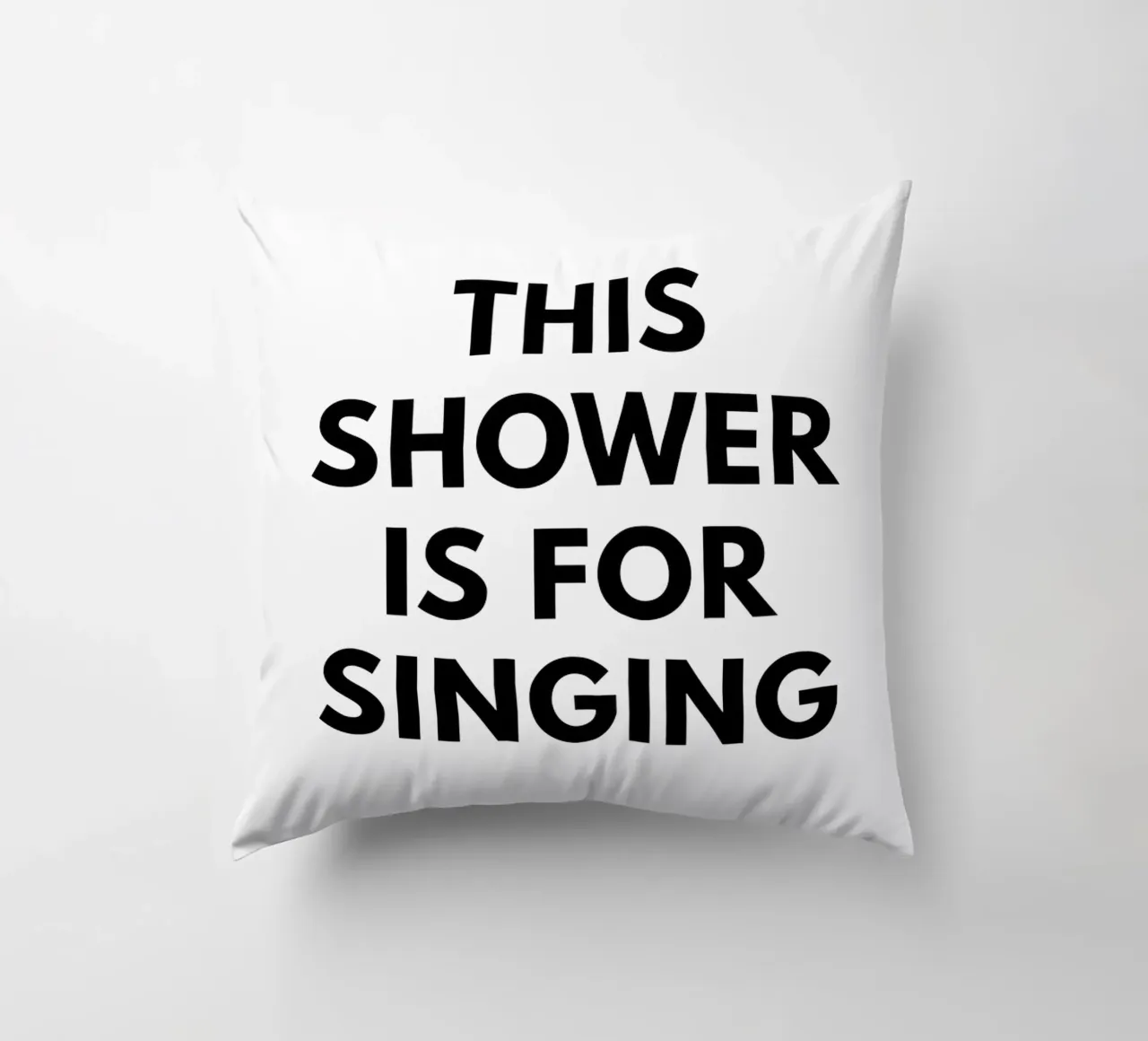 Questa doccia è per cantare cuscino da Typo Designs