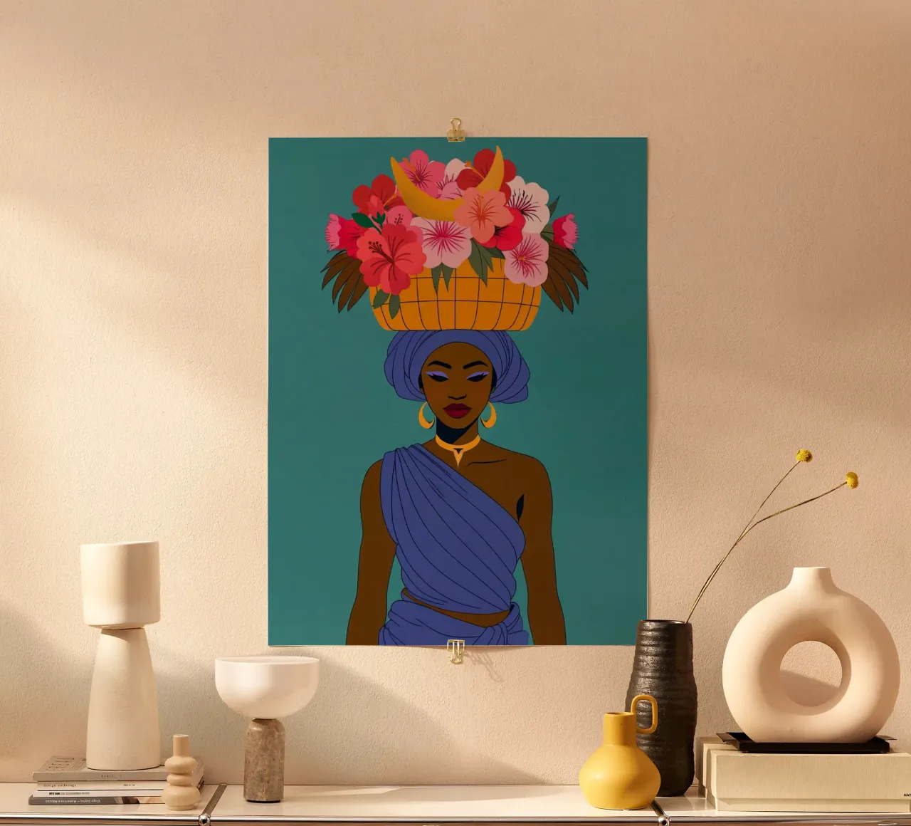 Ragazza africana in fiore poster con telaio in legno da Taika Tori Art