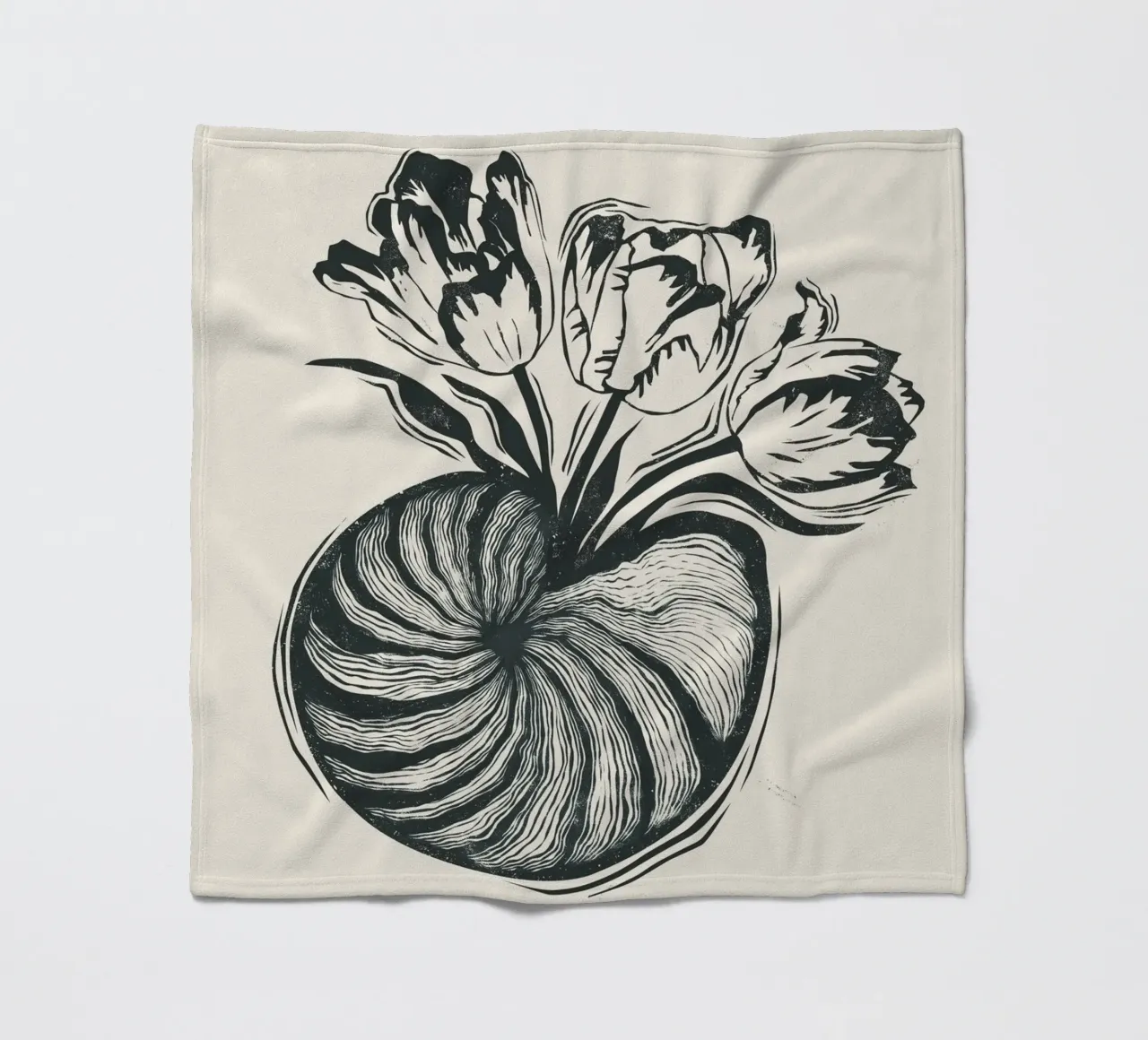Nautilus & Tulips coperta in pile da Indigo Rain