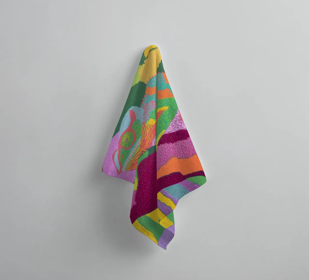 Psychedelische kameleon, kleurrijke abstracte kunst badhanddoek van vintagepod