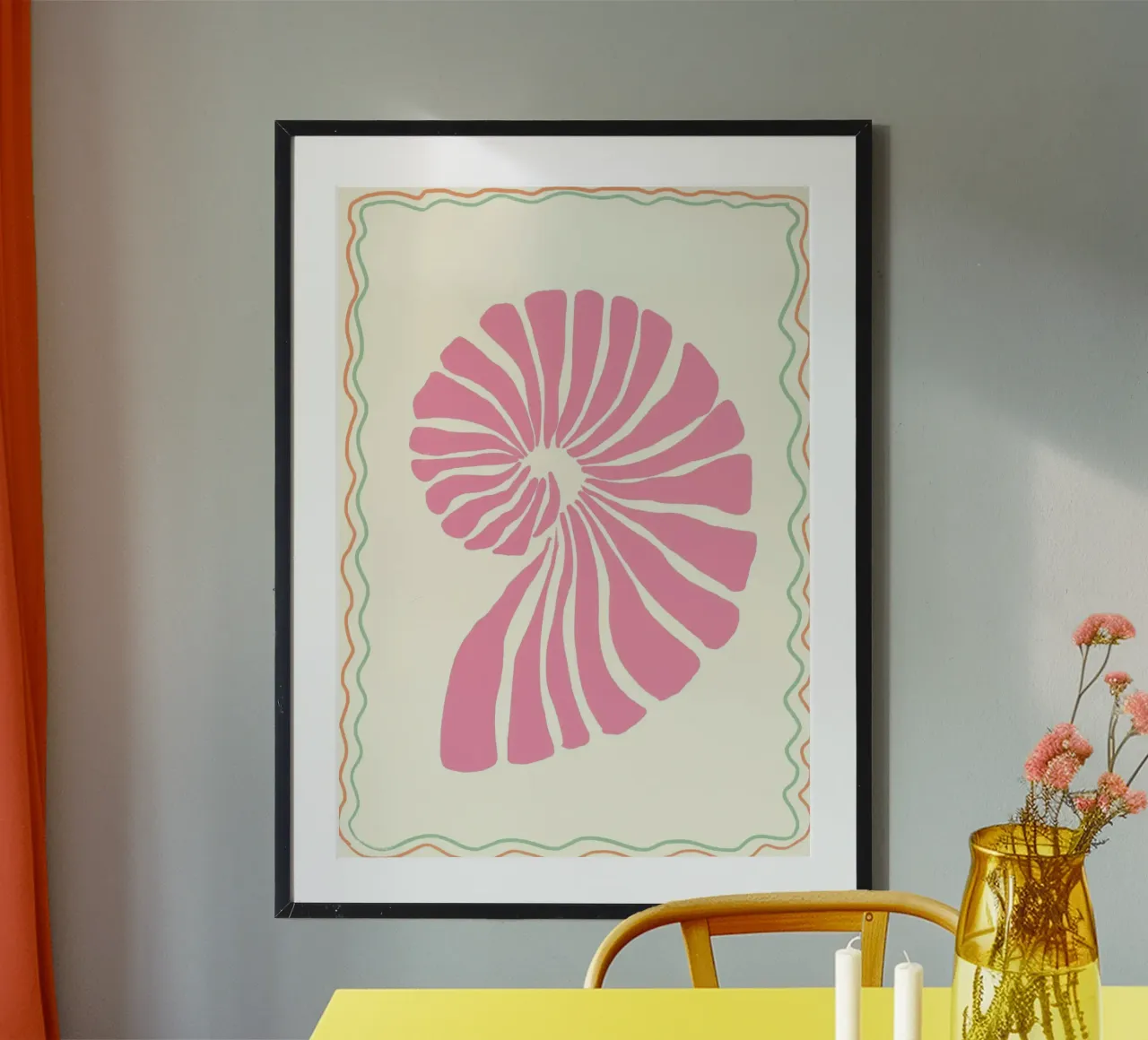 Roze zeeschelp, Nautilus, Minimalistische kunstdruk poster met kunststof frame van dawnthesea