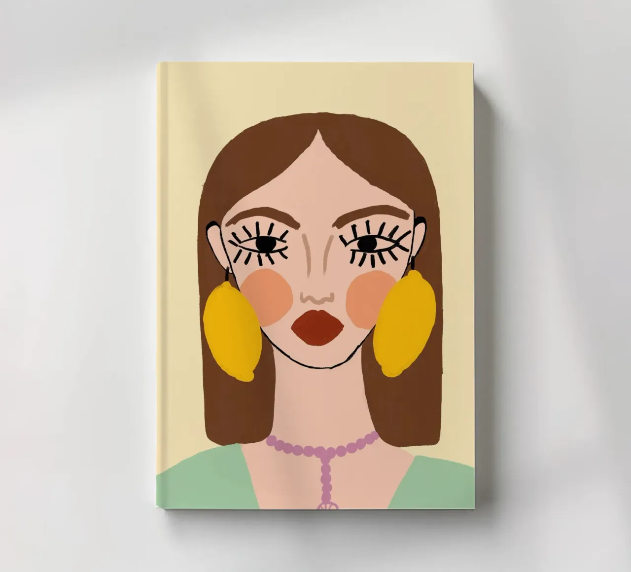 Femme avec des boucles d'oreilles en forme de citron, portrait artistique excentrique carnet de notes de dawnthesea