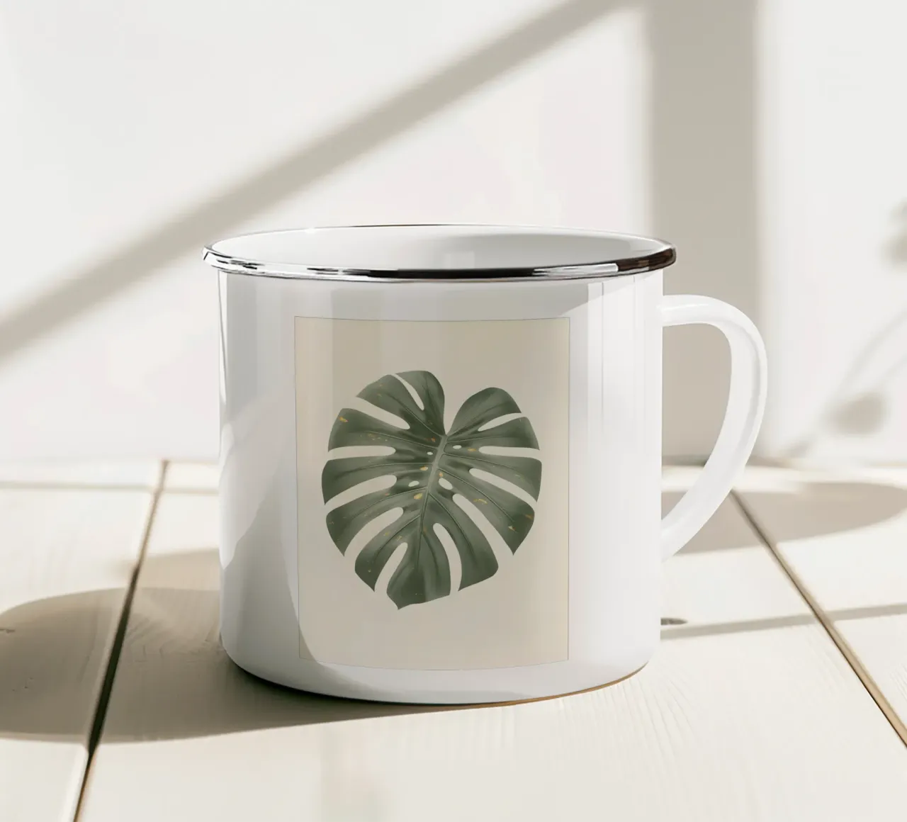 Monstera dagli accenti dorati tazza in smalto da Botanical Gallery