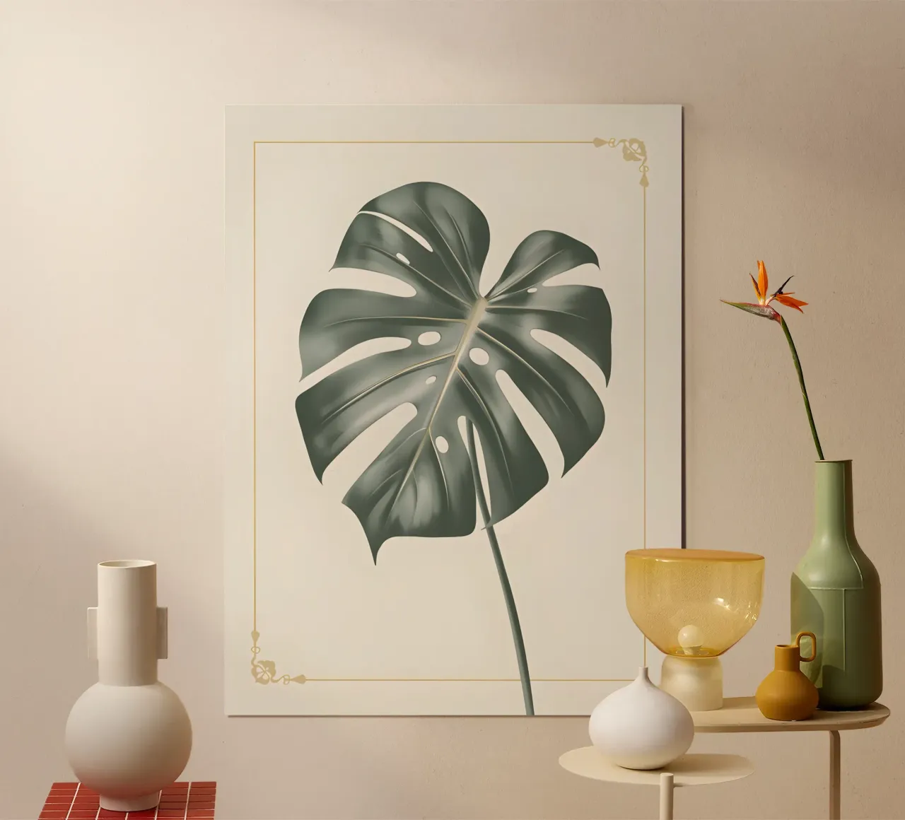 Monstera dagli accenti dorati poster con telaio in alluminio da The Green Room