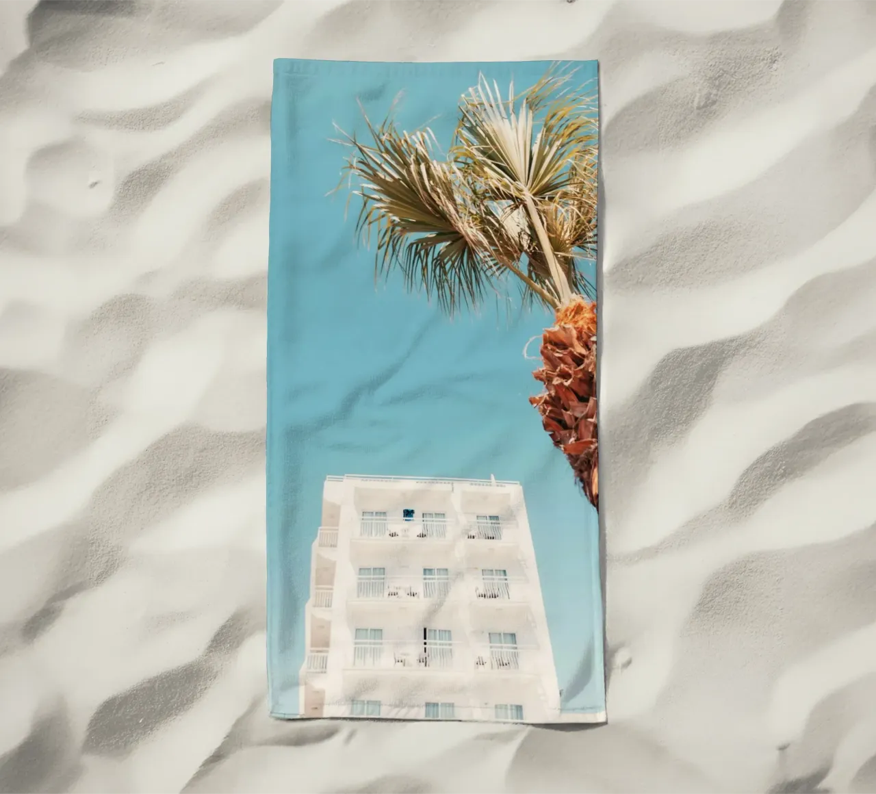 building with palm telo mare da mip of map