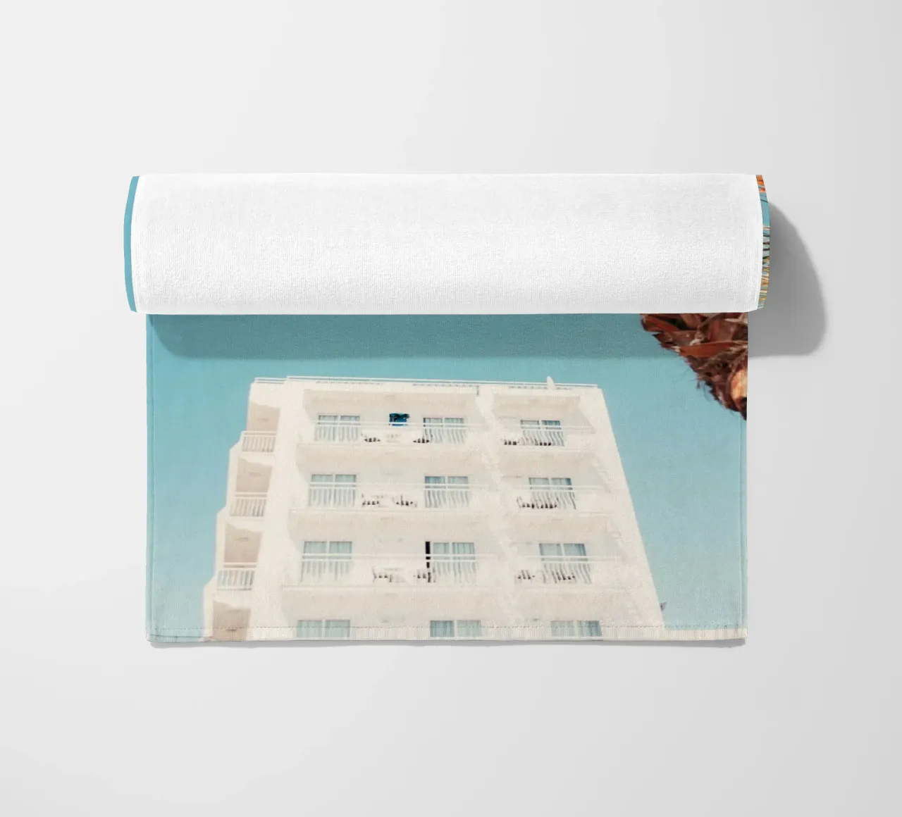 building with palm telo mare da mip of map