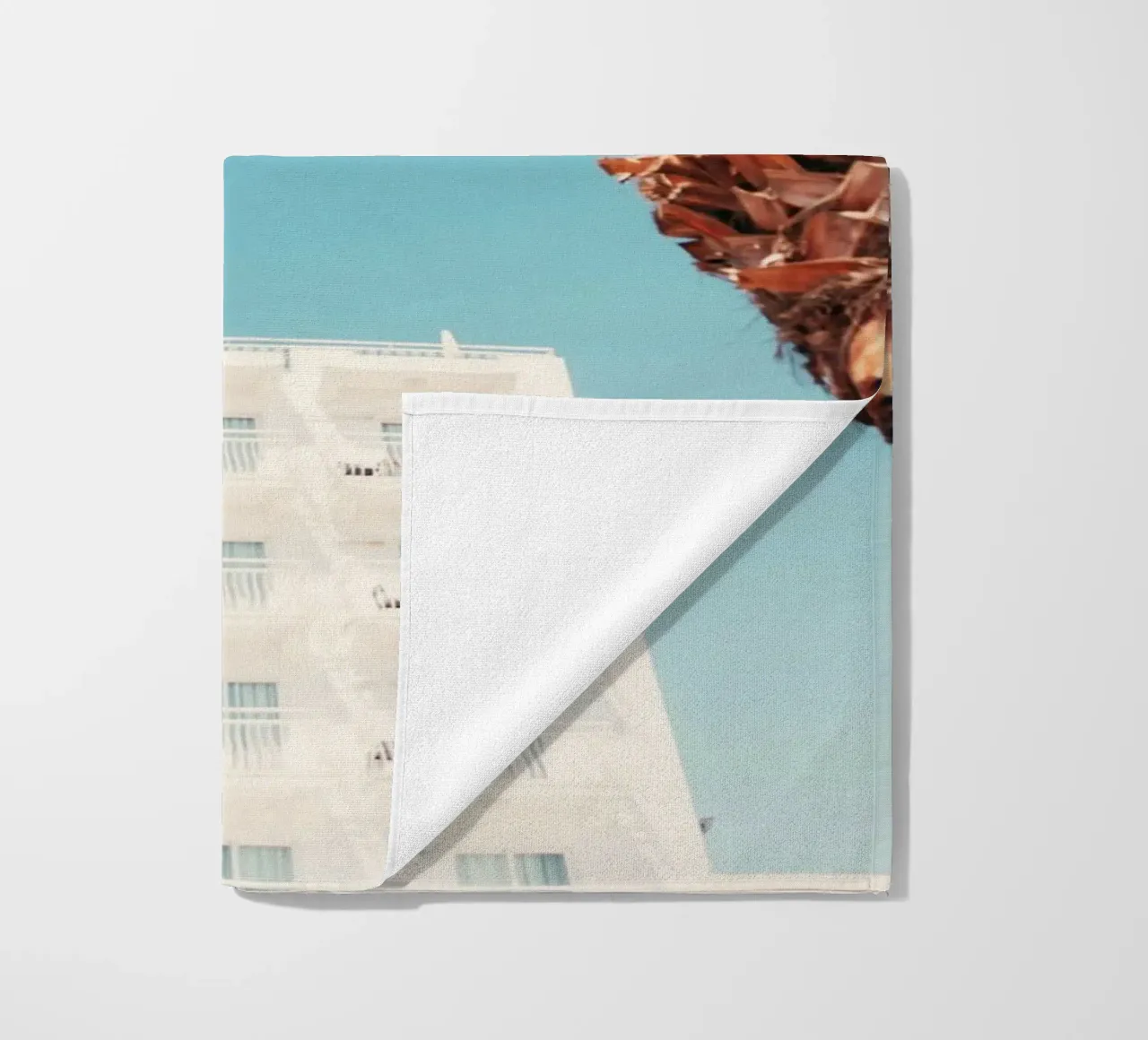 building with palm telo mare da mip of map