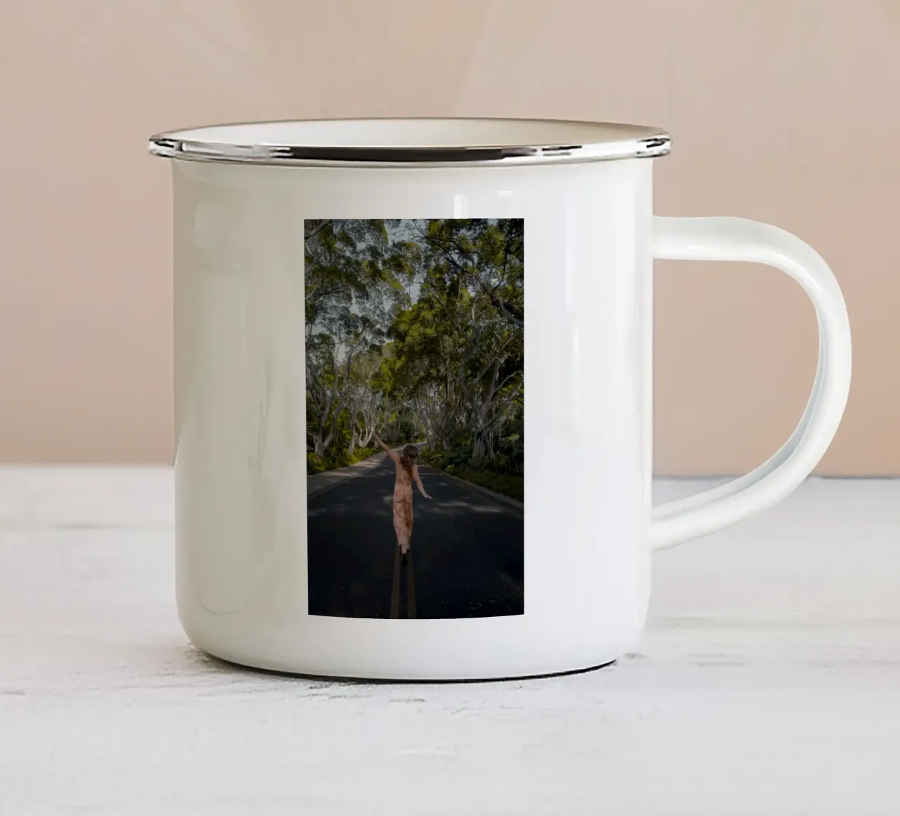 girl dancing in forest tazza in smalto da Good days