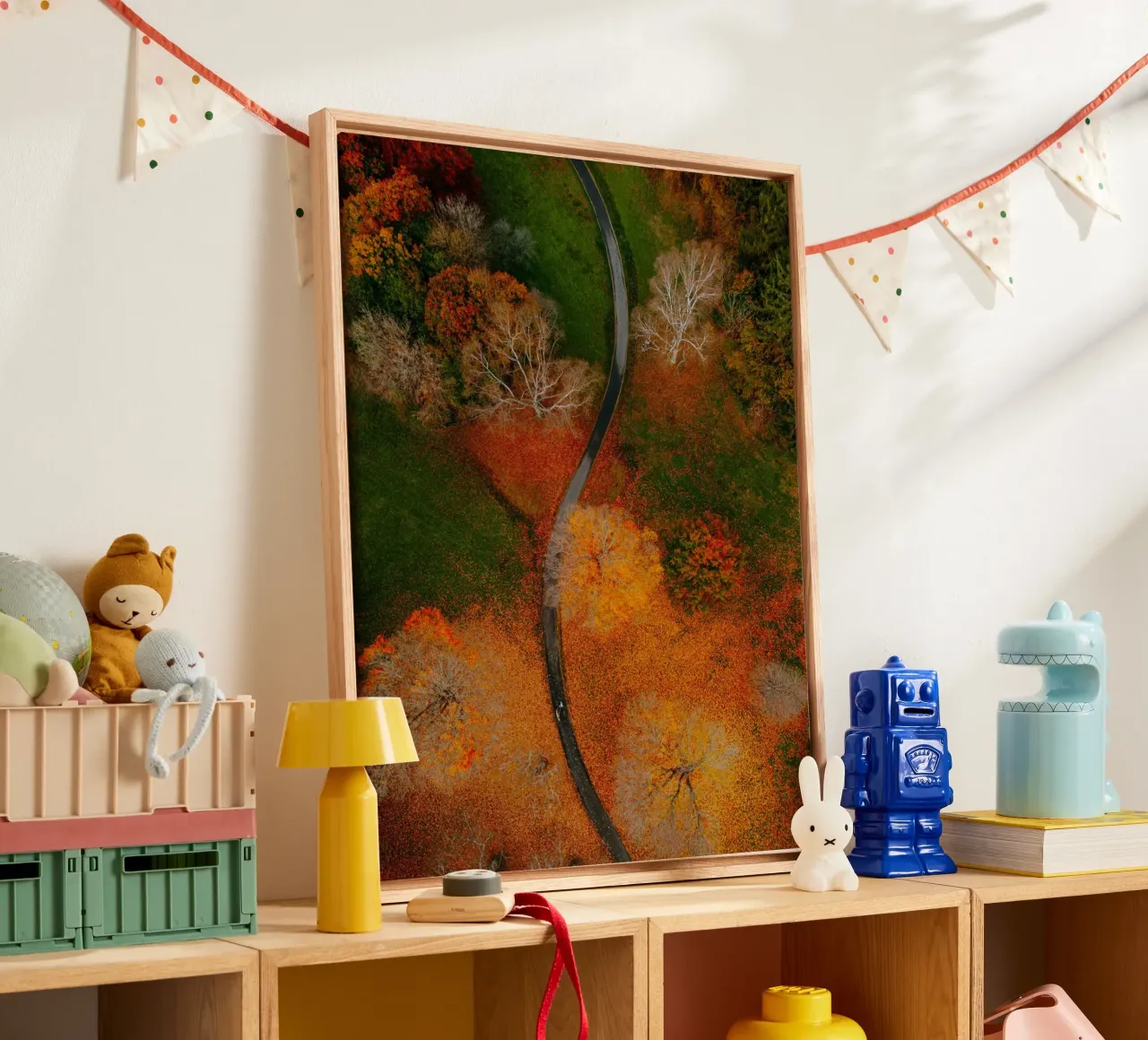 curve road in blossom forest tela con Cornice a cassetta da Good days