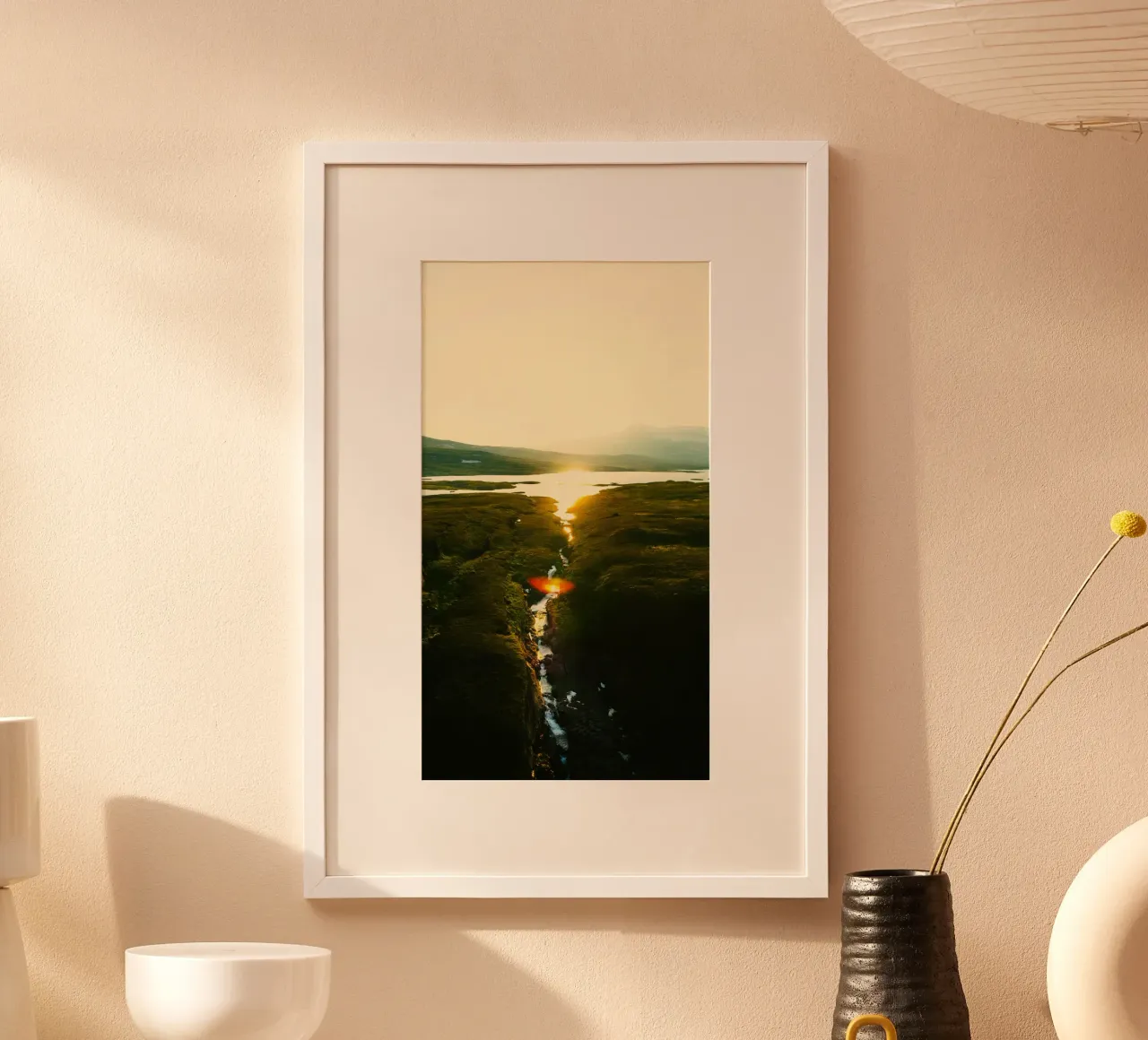 valley with sunshine poster con telaio in legno da lily