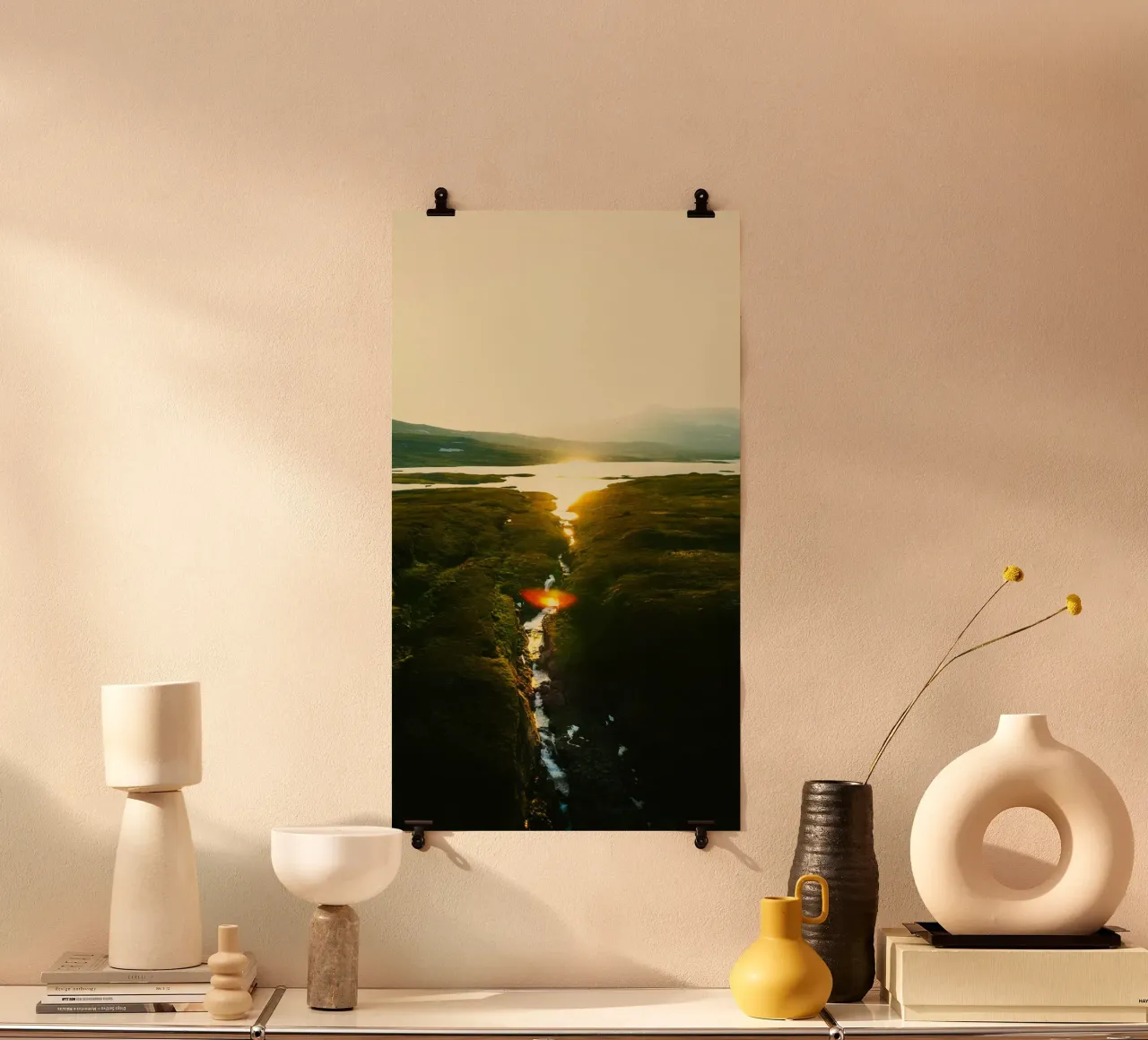 valley with sunshine poster con telaio in legno da lily