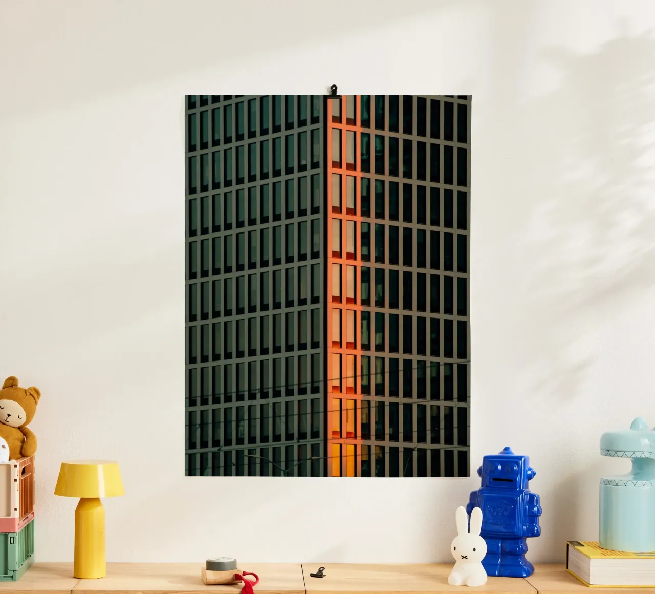 building in afternoon poster con telaio in alluminio da kichin
