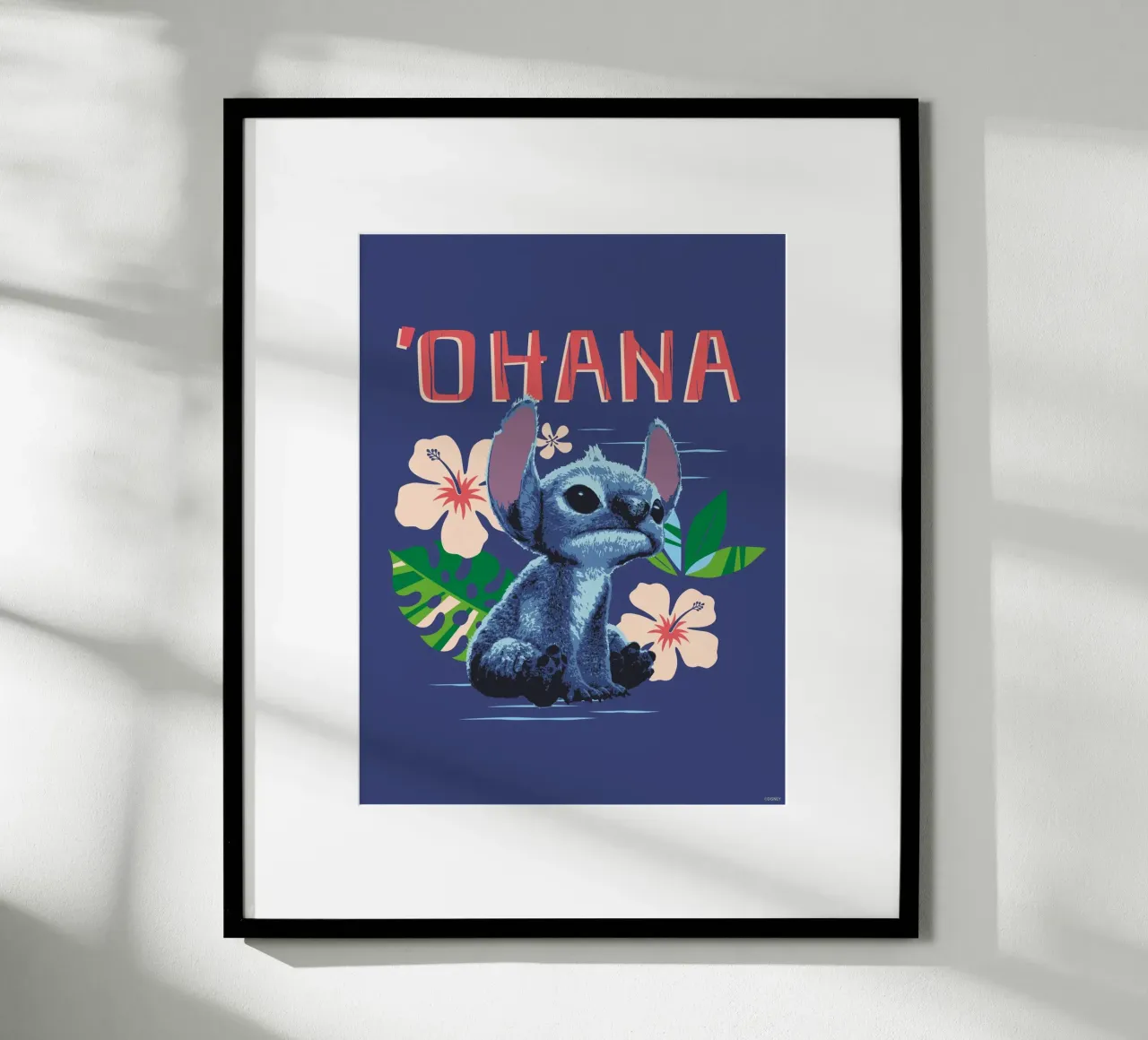 Stitch ´OHANA Poster mit Aluminium Rahmen von Stitch