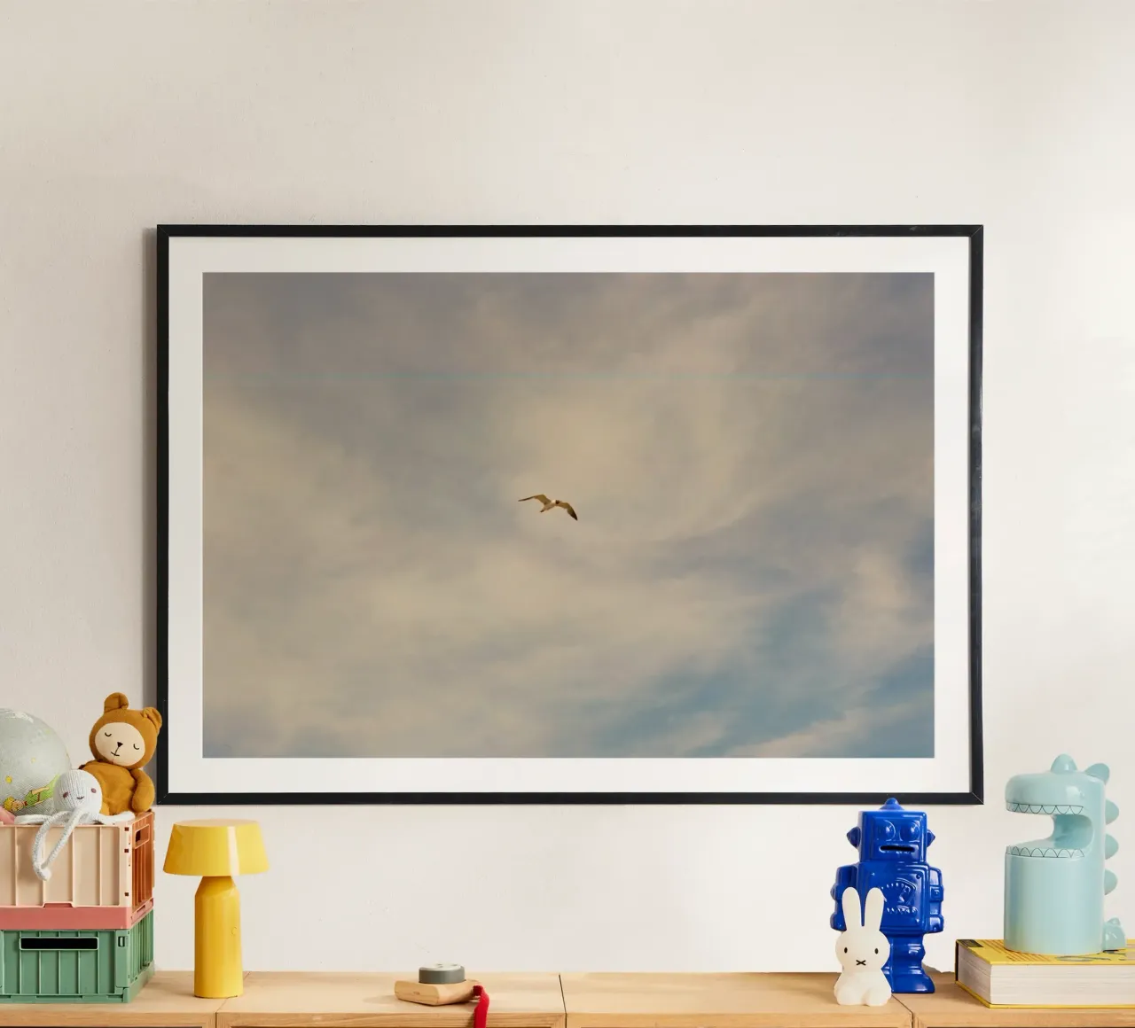 fly bird on sky poster con telaio in plastica da carsa