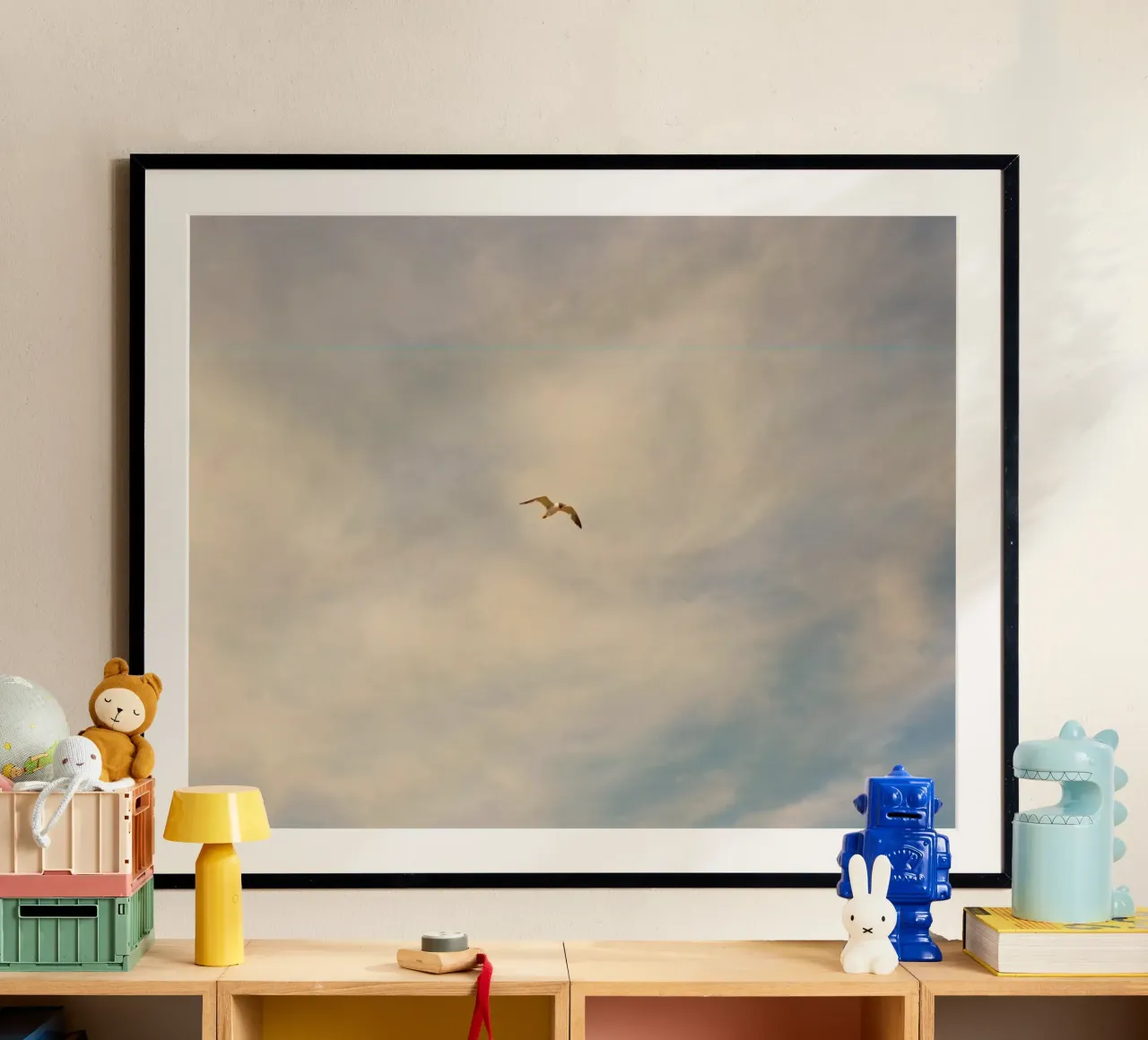 fly bird on sky poster con telaio in plastica da carsa