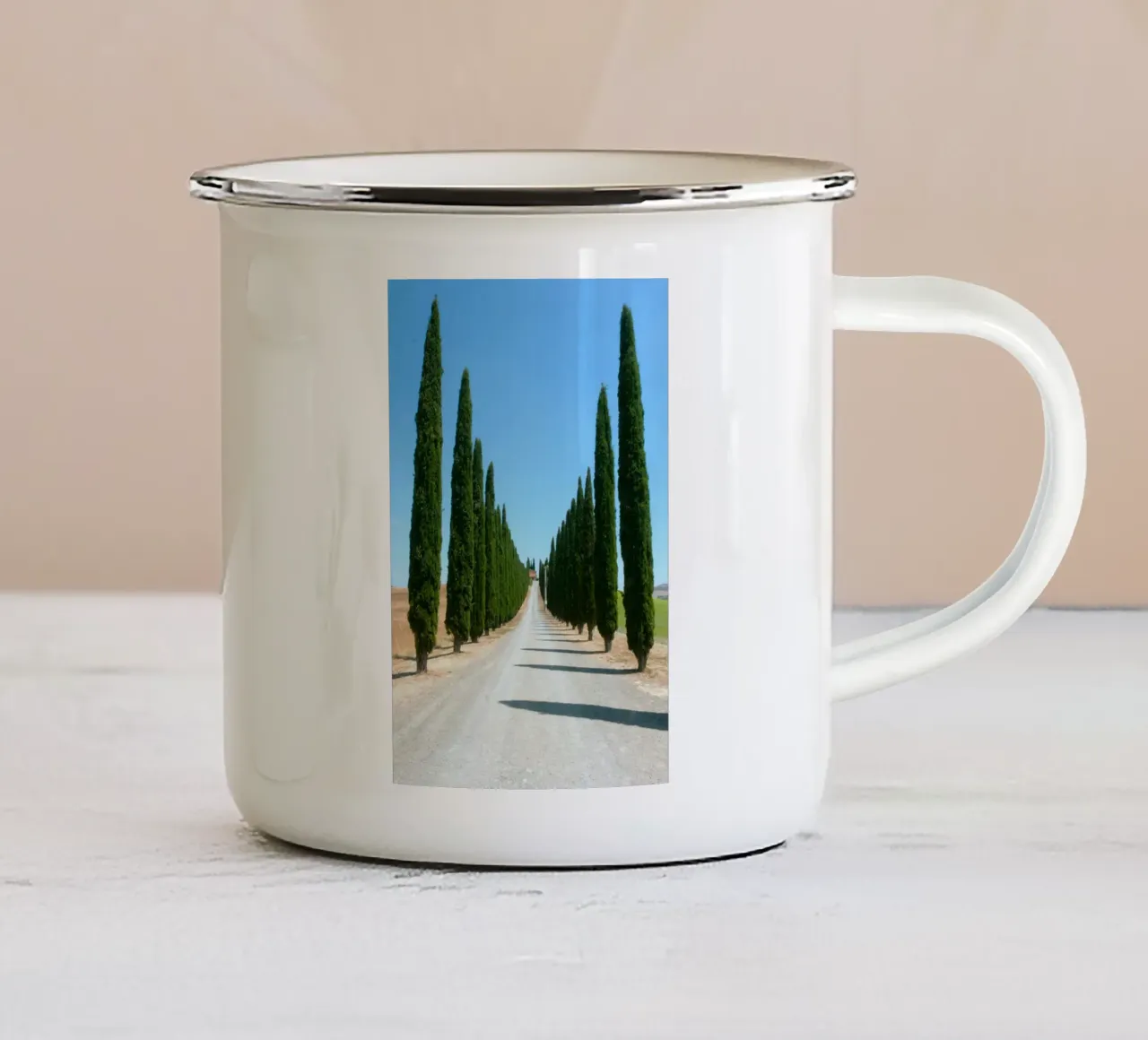 row of tree tazza in smalto da carsa