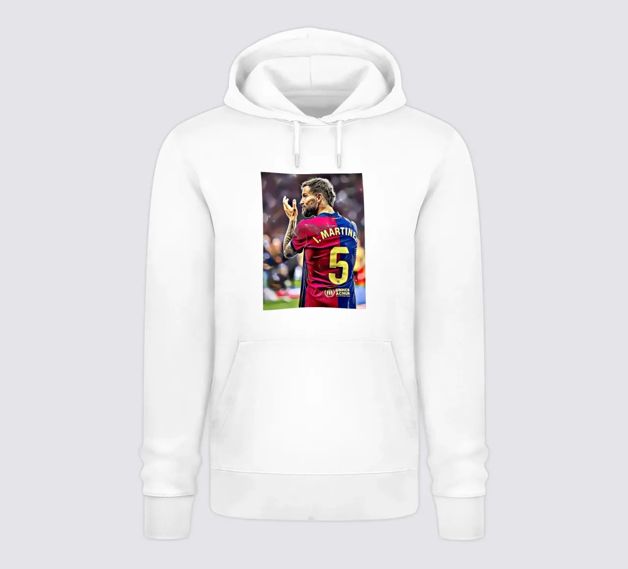 Illustrazione di un giocatore di calcio in maglia rossa e blu numero 5 felpa con cappuccio da dark eagle