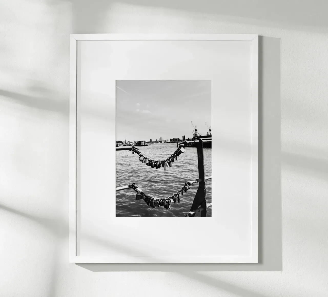 Keys to the Heart – Hamburg poster con telaio in plastica da DigiWunderwerk