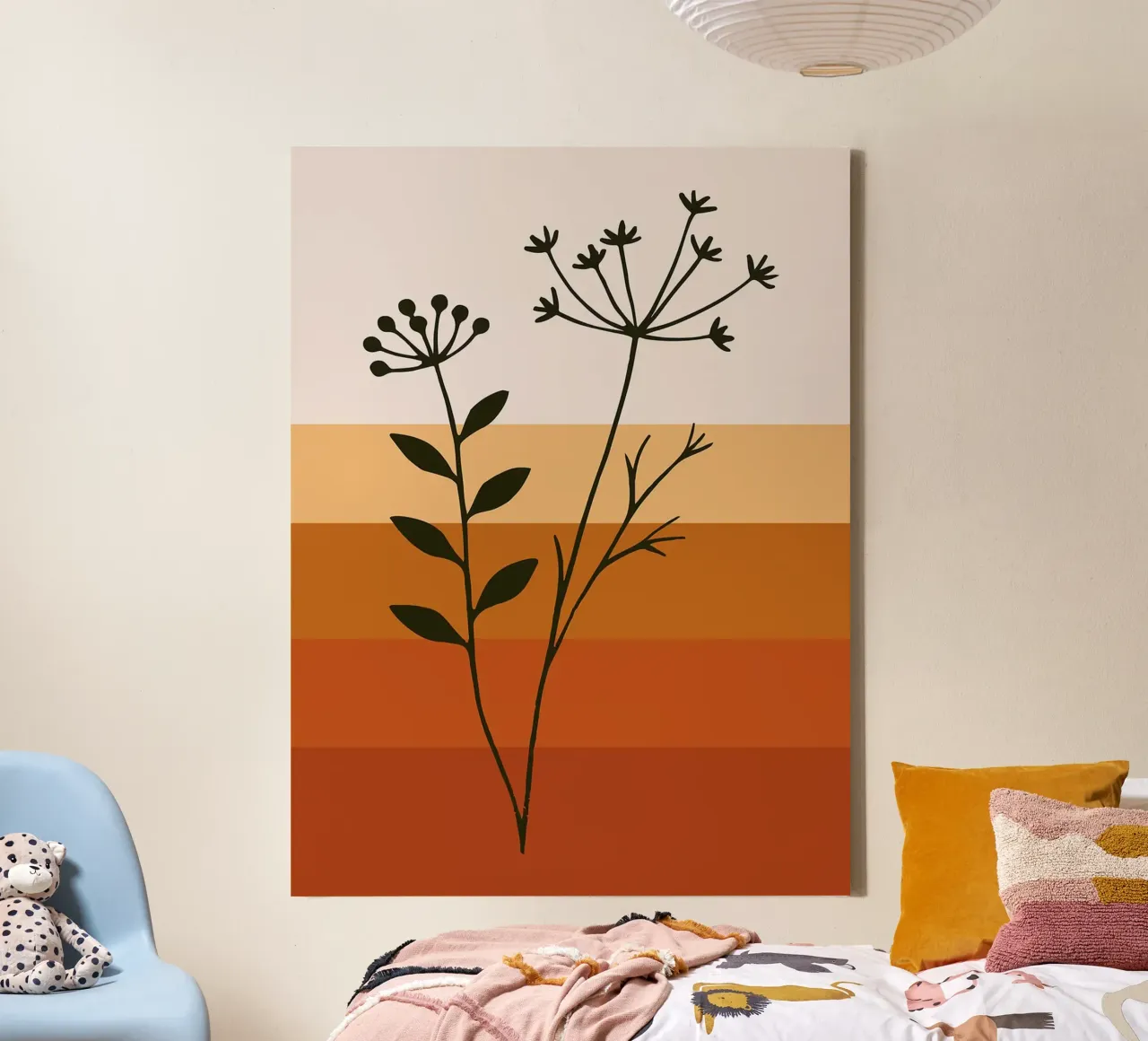 Arte floreale minimalista con i toni della terra tela con Cornice a cassetta da Maria Maier