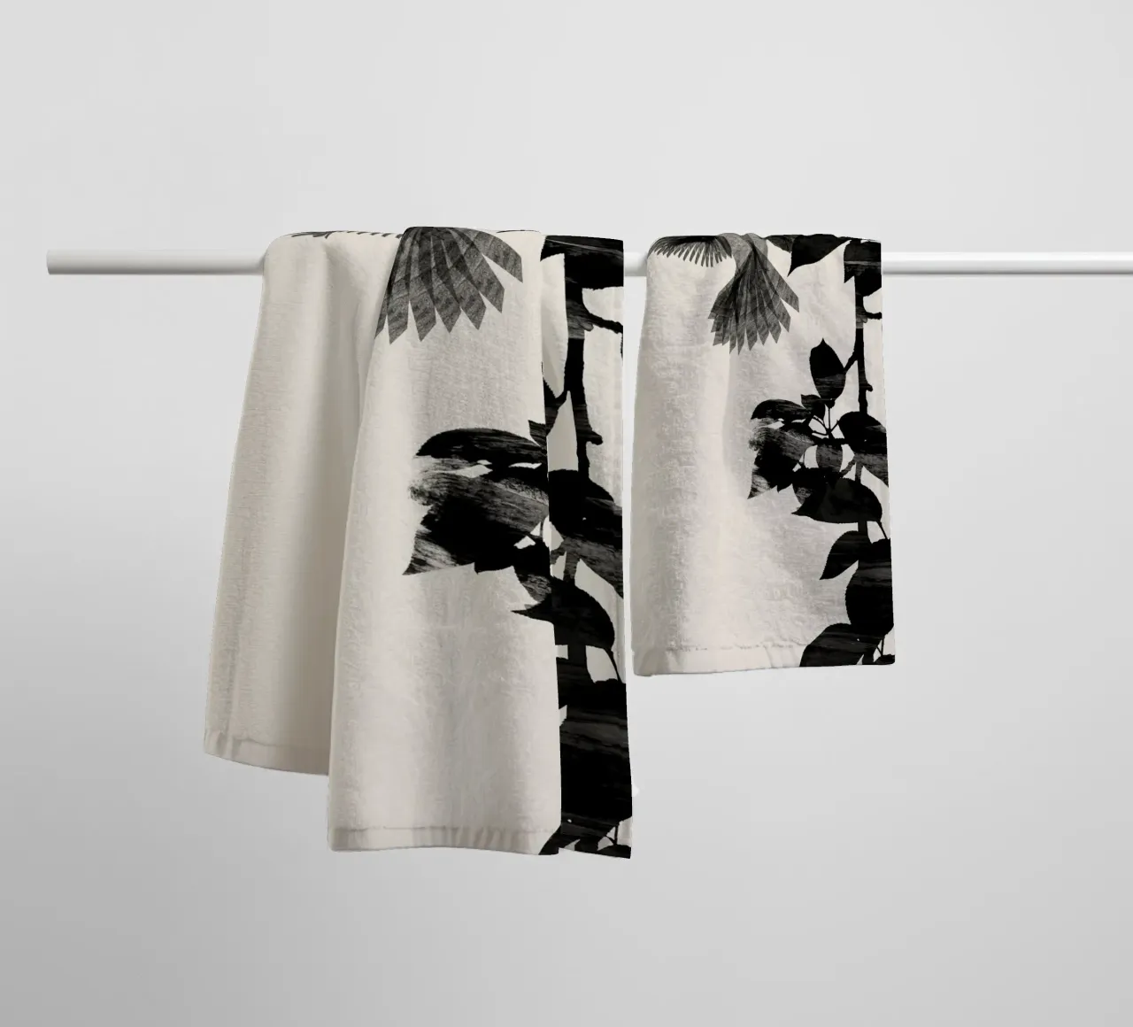 Danushka - Uccello botanico A asciugamano da bagno da The Artcircle