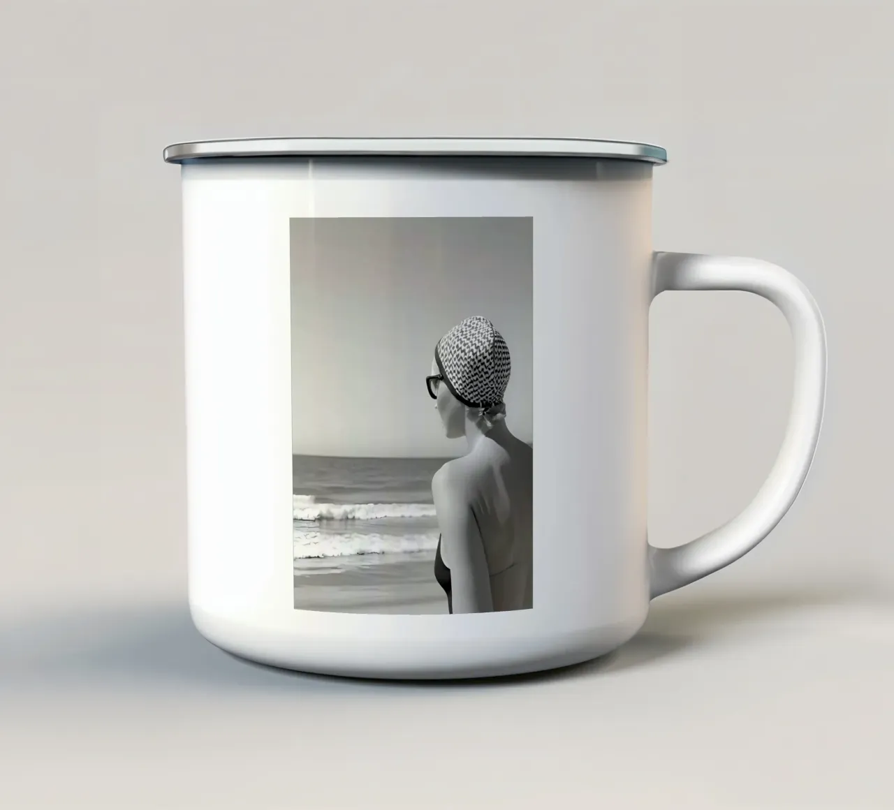 La Nageuse tazza in smalto da ICONICA Art Studio