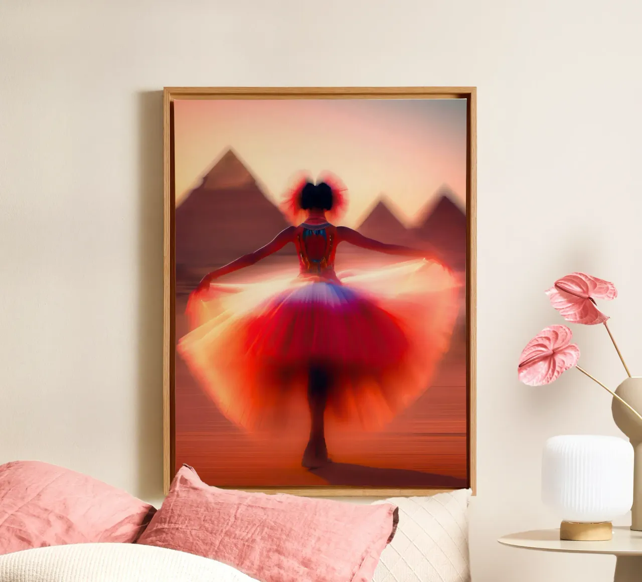 La Danseuse du Désert tela con Cornice a cassetta da ICONICA Art Studio