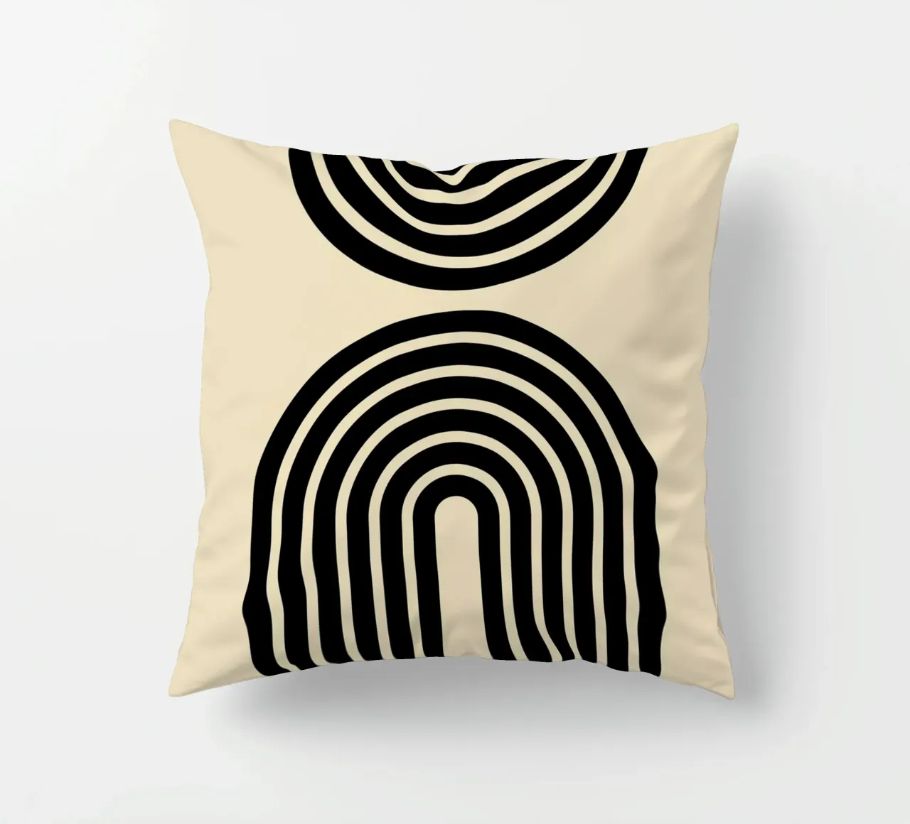 Archi geometrici minimalisti a righe in grassetto 2 | nero su beige cuscino da Beauty in Simplicity