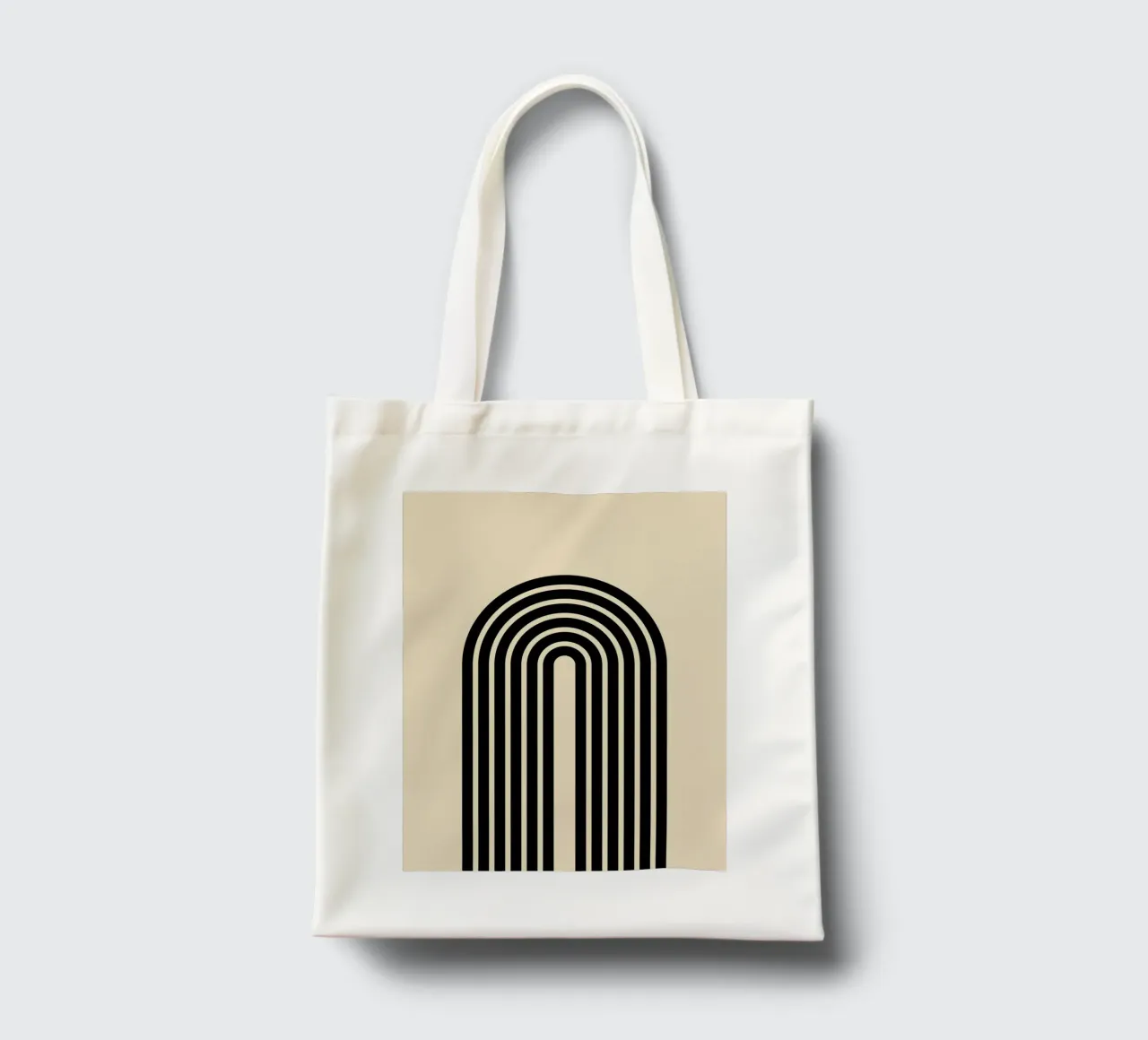 Arco geometrico minimale a righe in grassetto nero su beige borsa in juta da Beauty in Simplicity