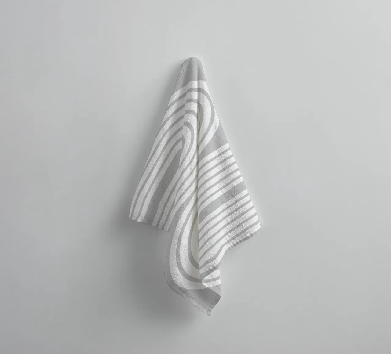Archi geometrici minimalisti a strisce bianche su grigio chiaro asciugamano da bagno da Beauty in Simplicity