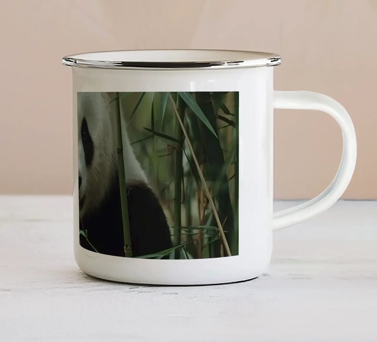 Panda eet bamboe emaille mok van DesignDoodle