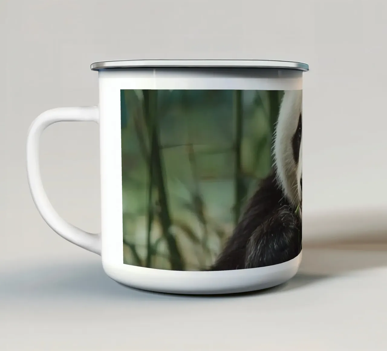 Panda eet bamboe emaille mok van DesignDoodle