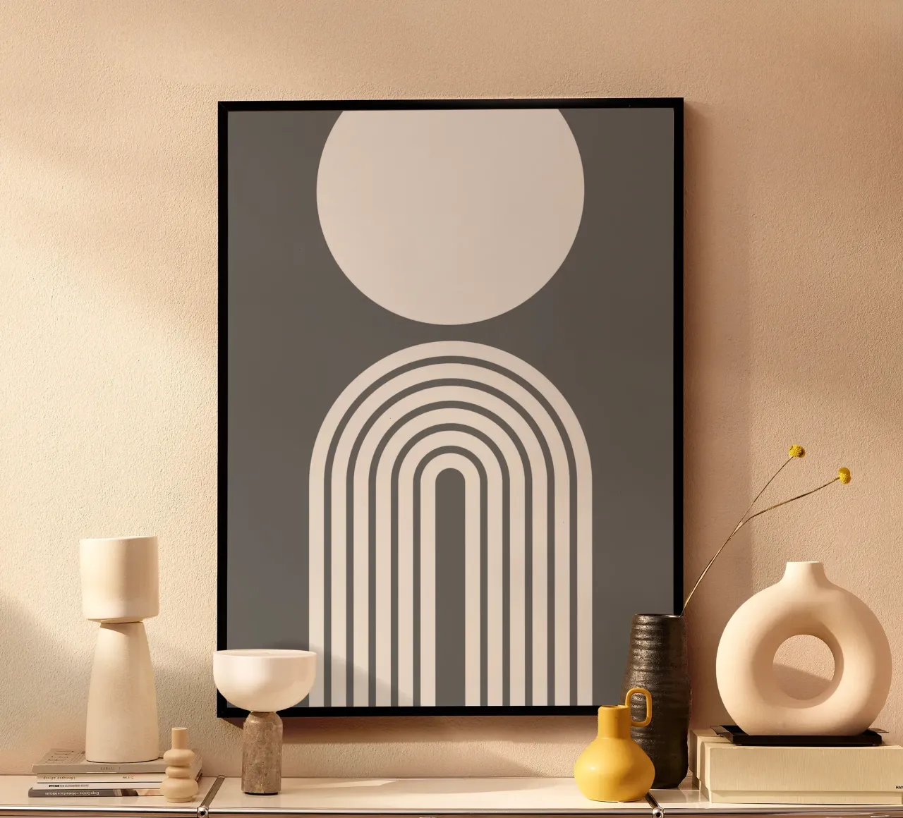 Minimalistische geometrische boog en cirkel | Wit op donkergrijs poster met aluminium frame van Beauty in Simplicity