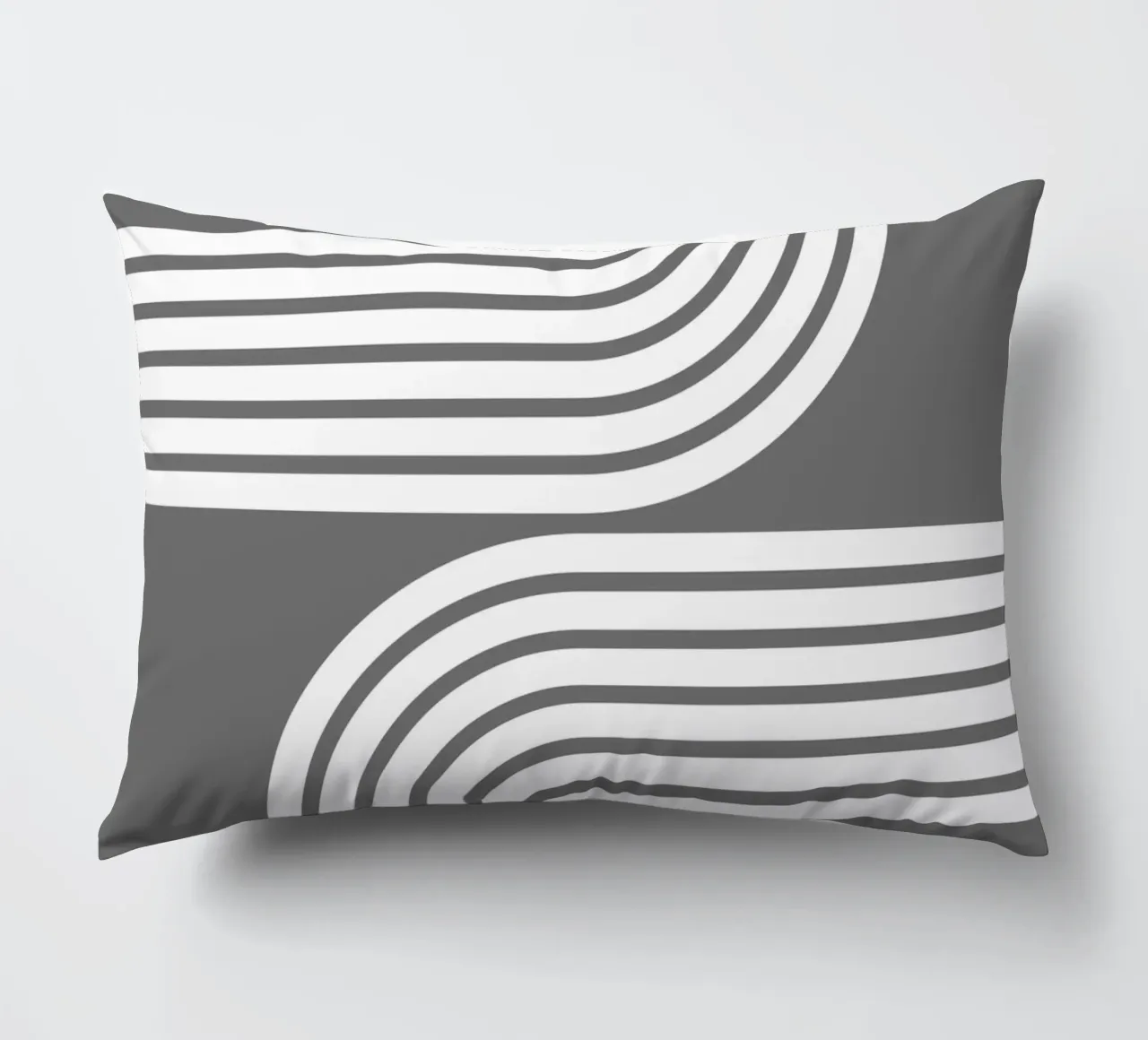 Archi geometrici minimalisti a strisce bianche su grigio scuro cuscino da Beauty in Simplicity